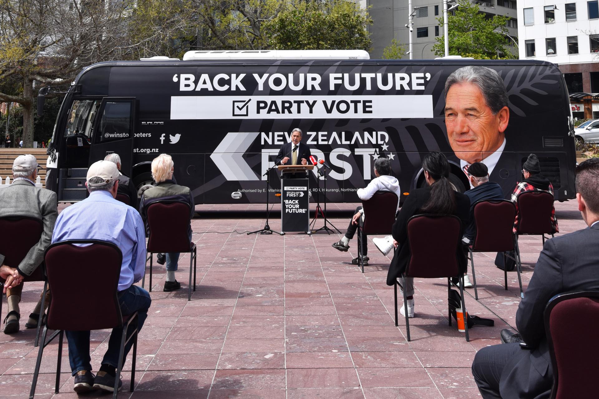 Fotografía de archivo, tomada el 01/10/2020, que muestra al actual ministro de Exteriores de Nueva Zelanda, Winston Peters, durante un acto político en Auckland. EFE/EPA/BEN MCKAY IMAGE TAKEN BY JOURNALIST AUSTRALIA AND NEW ZEALAND OUT[IMAGE TAKEN BY JOURNALIST AUSTRALIA AND NEW ZEALAND OUT]
