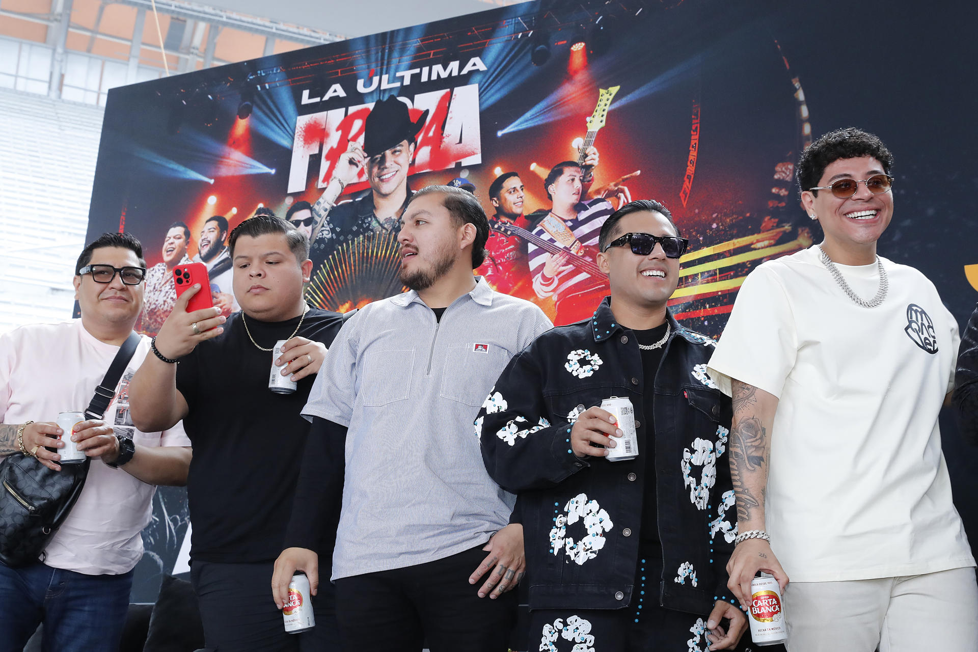 Los integrantes del grupo musical Firme, participan este martes durante una rueda de prensa en Ciudad de México (México). EFE/ Mario Guzmán