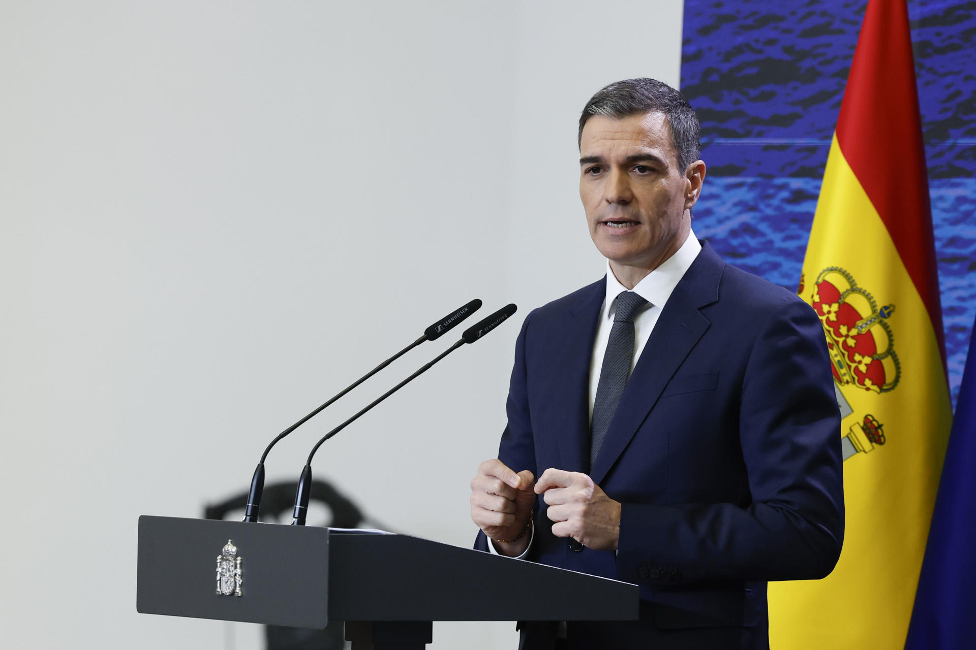 El presidente del Gobierno, Pedro Sánchez en una imagen de archivo en el Palacio de la Moncloa. EFE/ J.J. Guillén