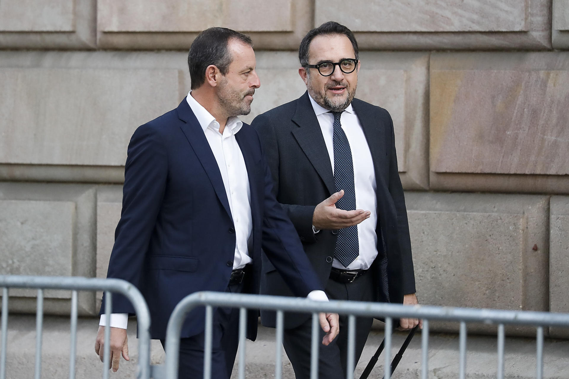 Imagen de archivo del expresidente del FC Barcelona Sandro Rosell (i). EFE/Enric Fontcuberta
