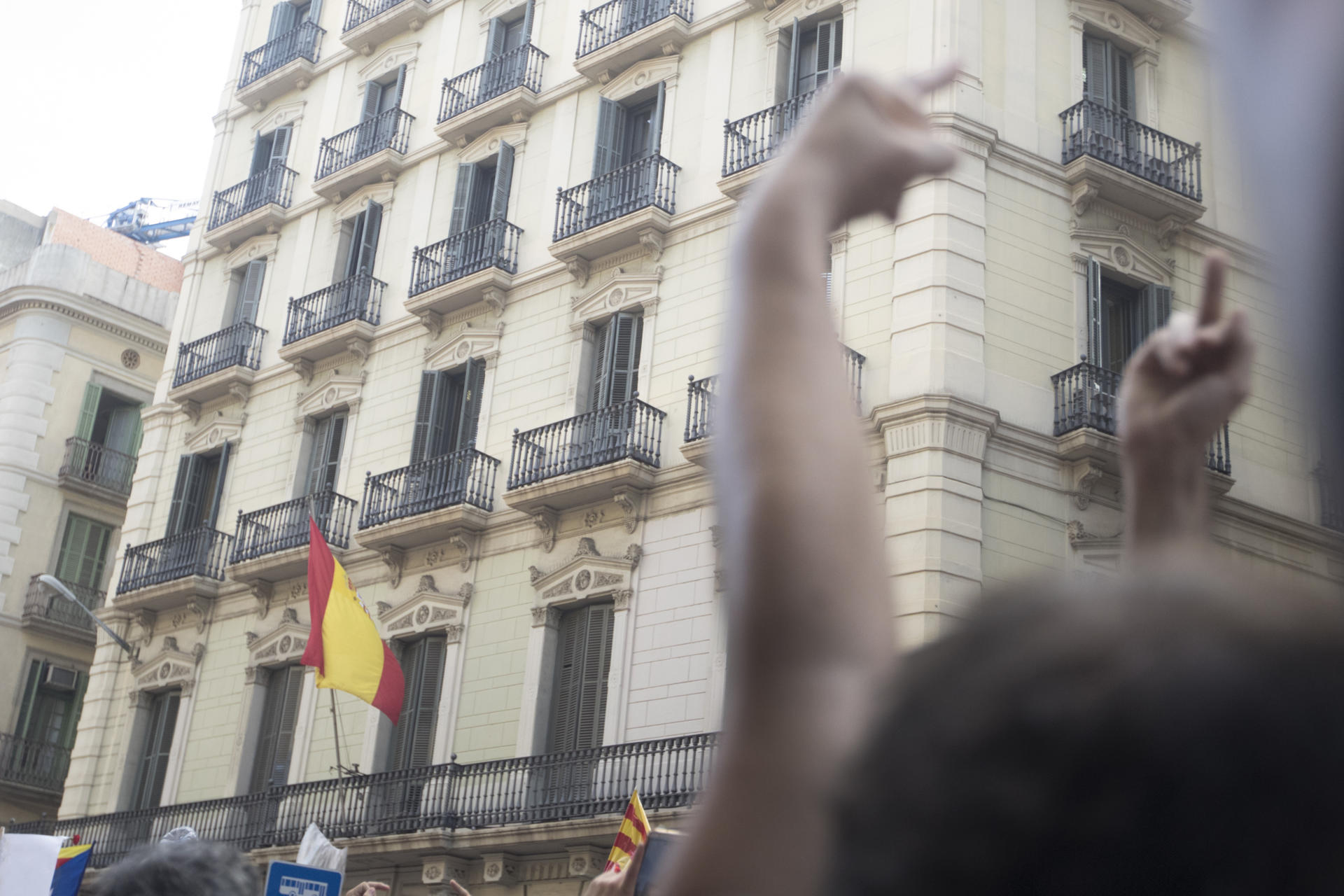 Imagen de archivo de una protesta frente a la comisaría de Policía Nacional de Via Laietana en Barcelona . EFE/Marta Pérez