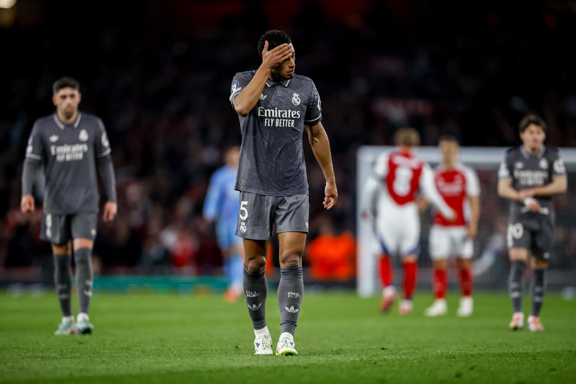 Los jugadores del Real Madrid tras perder en la ida ante el Arsenal. EFE/TOLGA AKMEN