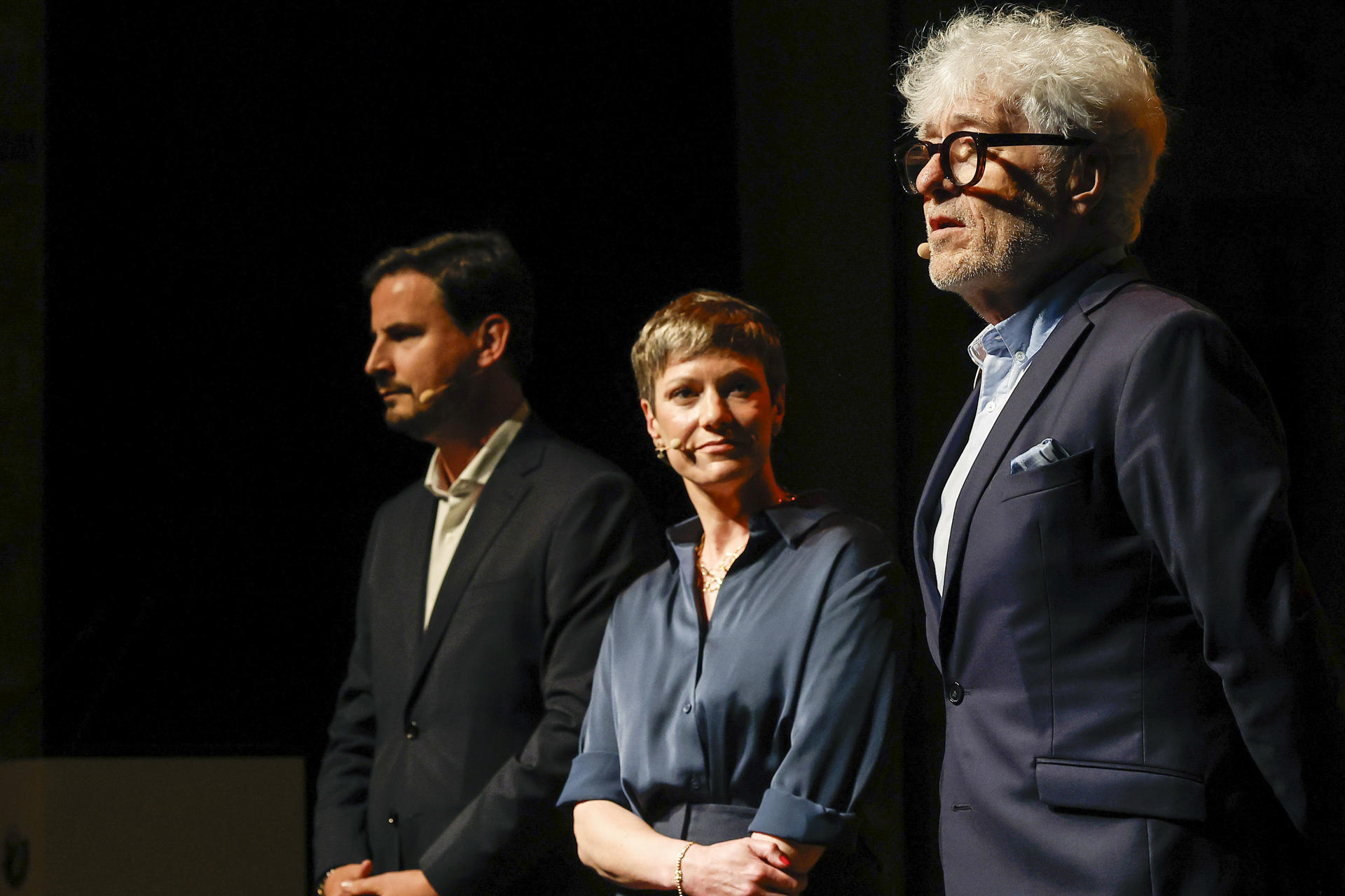La directora de PHotoESPAÑA 2025, María Santoyo (c), durante la presentación oficial del Festival, este martes en el Círculo de Bellas Artes (Madrid). EFE/ J.P.Gandul