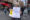 Desde este jueves, actuar en la plaza de Leicester Square, centro neurálgico de las artes escénicas de Londres, pasa a estar prohibido y será considerado delito tras quejas vecinales y un fallo judicial que ha supuesto un golpe para los artistas callejeros. En la imagen, Susannah Page, madre de uno de los músicos callejeros que actuaba en Leicester Square, durante la protesta que los músicos han llevado a cabo en Leicester Square en protesta por la suspensión de las actuaciones callejeras en la plaza a partir de este jueves. EFE/ Raúl Bobé