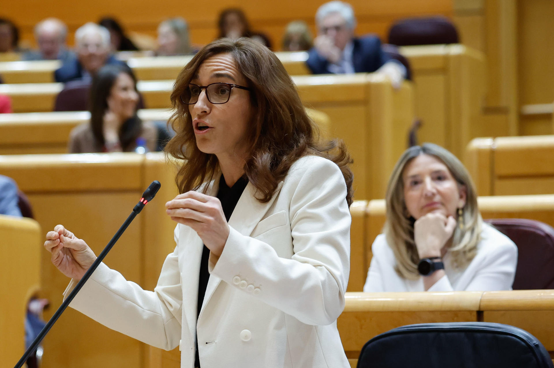 La ministra de Sanidad, Mónica García, durante la sesión de control al Gobierno celebrada por el Senado este martes. EFE/ Mariscal