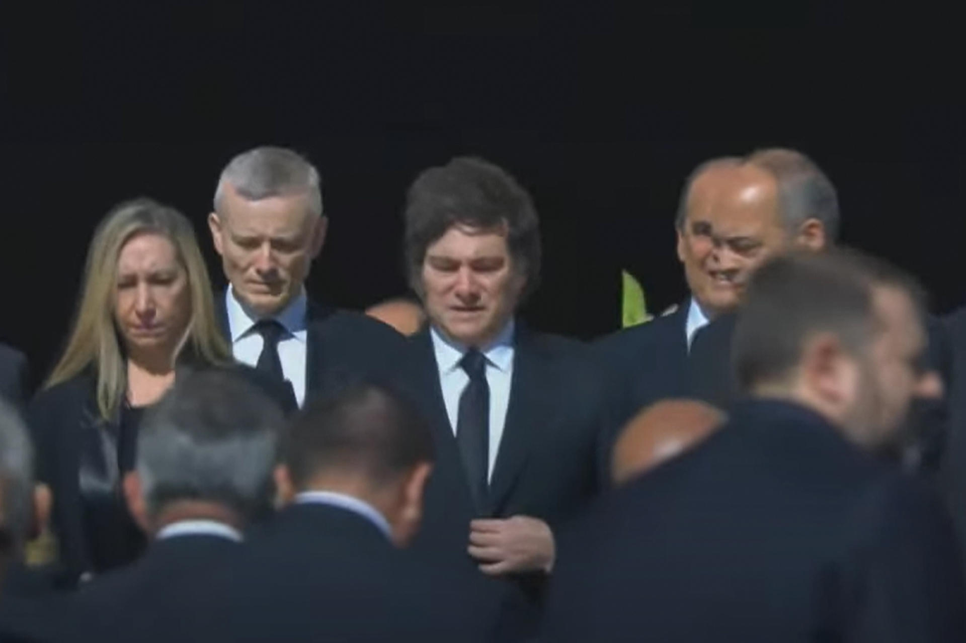 Llegada del presidente de Argentina, Javier Milei, al funeral del papa Francisco en la plaza de San Pedro. EFE/Vatican Media -SOLO USO EDITORIAL/SOLO DISPONIBLE PARA ILUSTRAR LA NOTICIA QUE ACOMPAÑA (CRÉDITO OBLIGATORIO)-