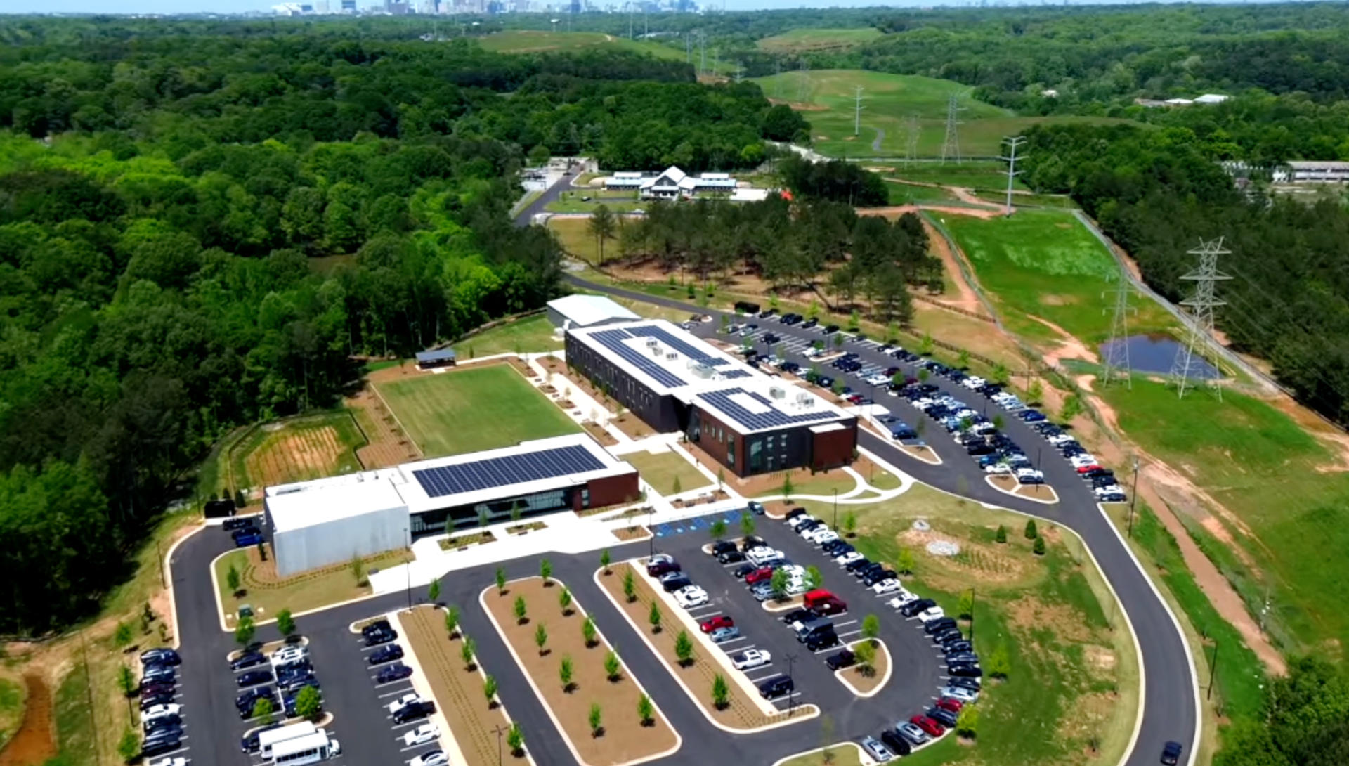 Fotografía cedida por la Ciudad de Atlanta donde se muestra una vista aérea del Centro de Capacitación en Seguridad Pública de Atlanta (Georgia), bautizado por sus críticos como 'Cop City' (Ciudad de policías). EFE / Ciudad de Atlanta