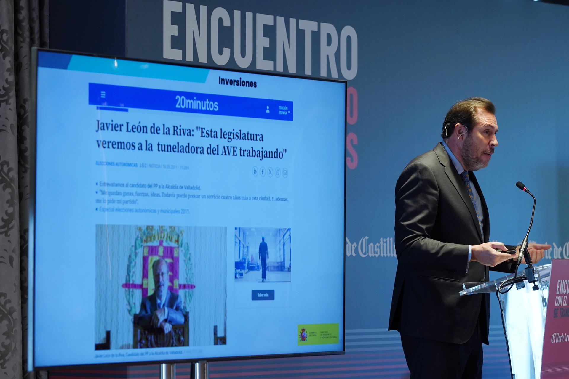 El ministro de Transportes y Movilidad Sostenible, Óscar Puente, participa este viernes en Valladolid en un desayuno informativo organizado por "El Norte de Castilla" sobre el futuro de las infraestructuras en Castilla y León. EFE/Nacho Gallego
