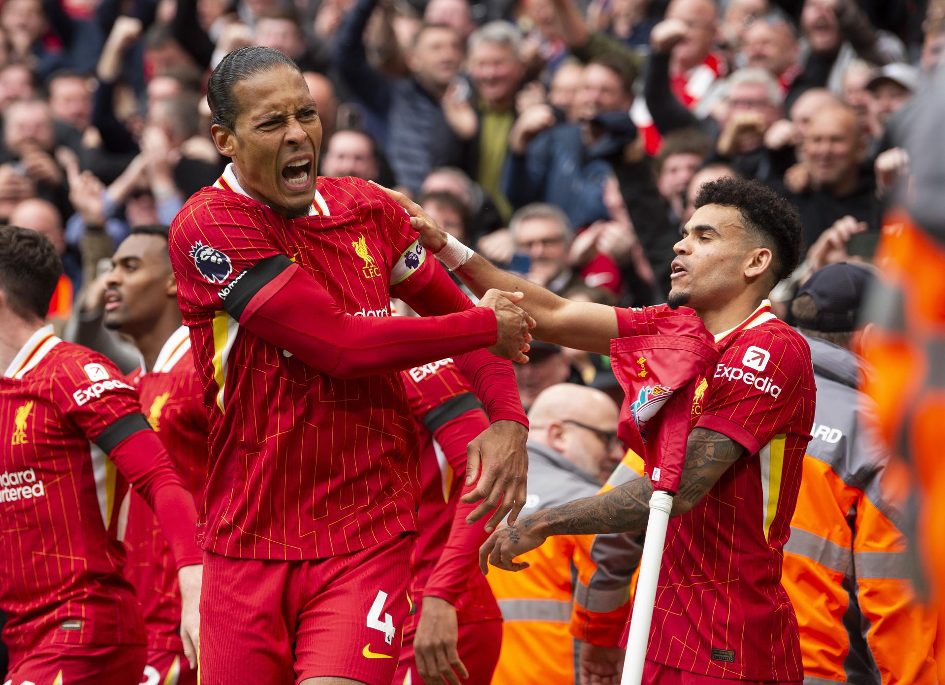 Van Dijk celebra el 2-1. EFE/EPA/PETER POWELL.