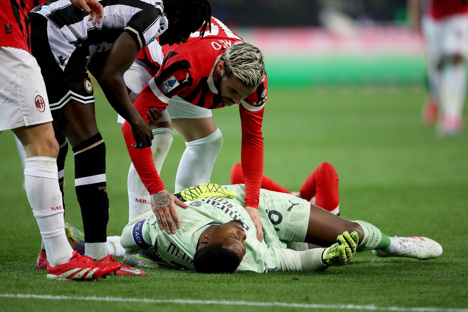 El portero del Milan Mike Maignan  se lesionó durante el partido de fútbol de la Serie A italiana Udinese Calcio vs AC Milan en el Estadio Friuli - Bluenergy en Udine, Italia. EFE/EPA/Gabriele Menis