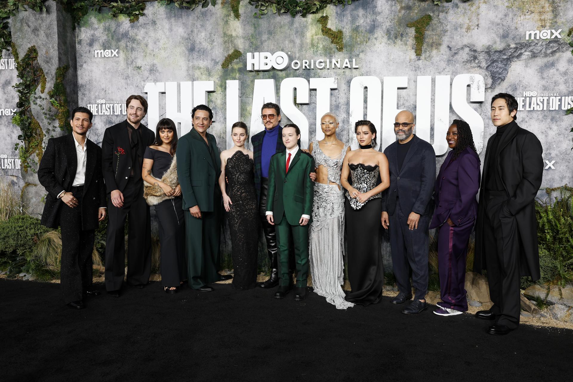 Fotografía de archivo, tomada el pasado 24 de marzo, en la que aparecen integrantes del elenco de la serie ‘The Last of Us’, durante el estreno de la segunda temporada, en Los Ángeles (California, EE.UU.). EFE/Caroline Brhman