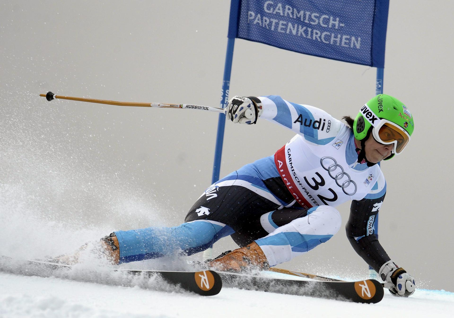 foto de archivo de la española María José Rienda durante su participación en la prueba de eslalon gigante de la Copa del Mundo de Esquí Alpino en Garmisch-Partenkirchen, Alemania, el 17 de febrero de 2011. EFE/CHRISTOPHE KARABA