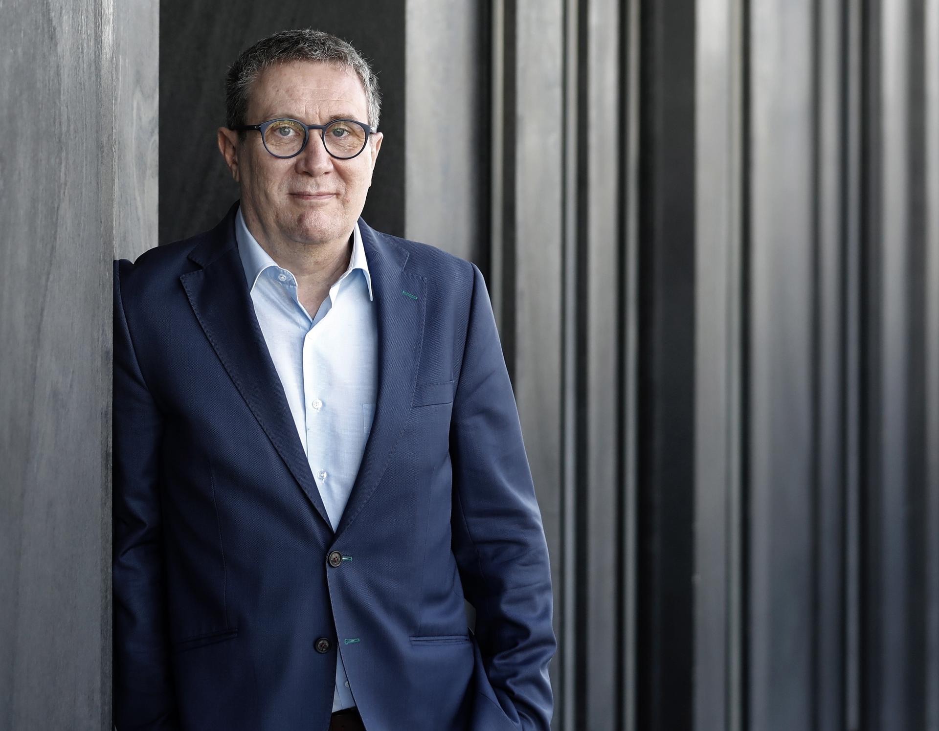 Foto de archivo del escritor madrileño Luisgé Martín. EFE/Andreu Dalmau