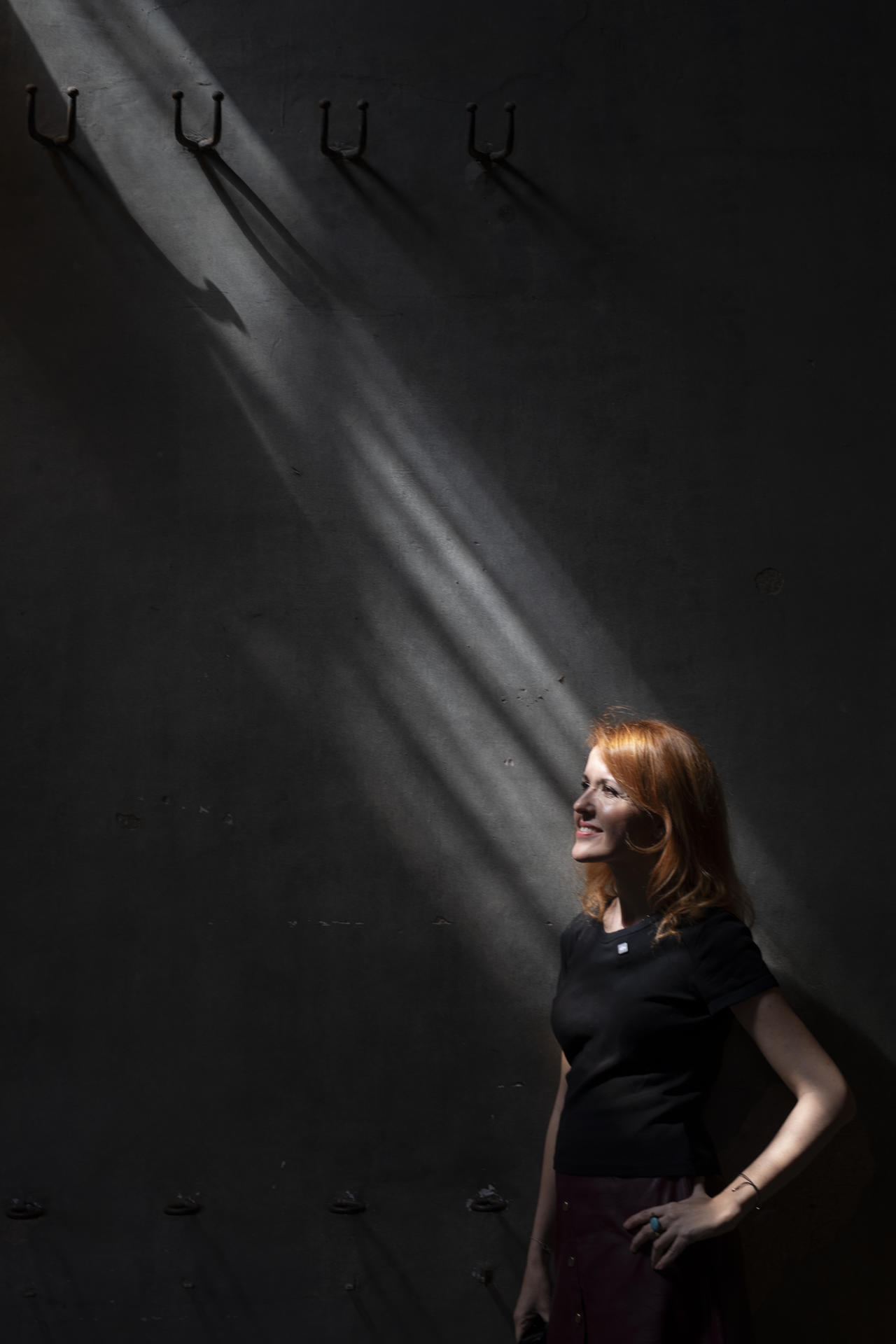 Vanessa Montfort rescata en una novela que ha presentado en los escenarios de la vibrante Roma de los papas en la que vivió y murió ajusticiada la boticaria Giulia Toffana, en imagen facilitada por la editorial Espasa. (Foto: Asis Ayerbe). EFE//SOLO USO EDITORIAL//