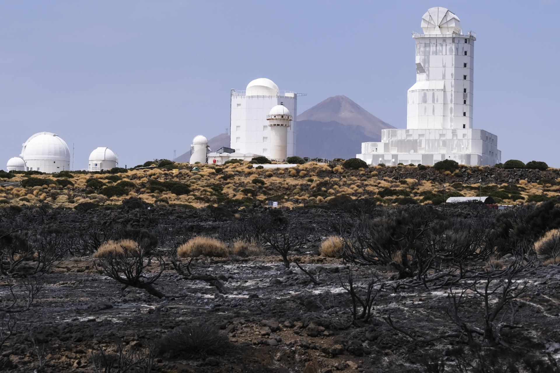 En la imagen de archivo, el observatorio del Teide, perteneciente al Instituto de Astrofísica de Canarias. EFE/Alberto Valdés