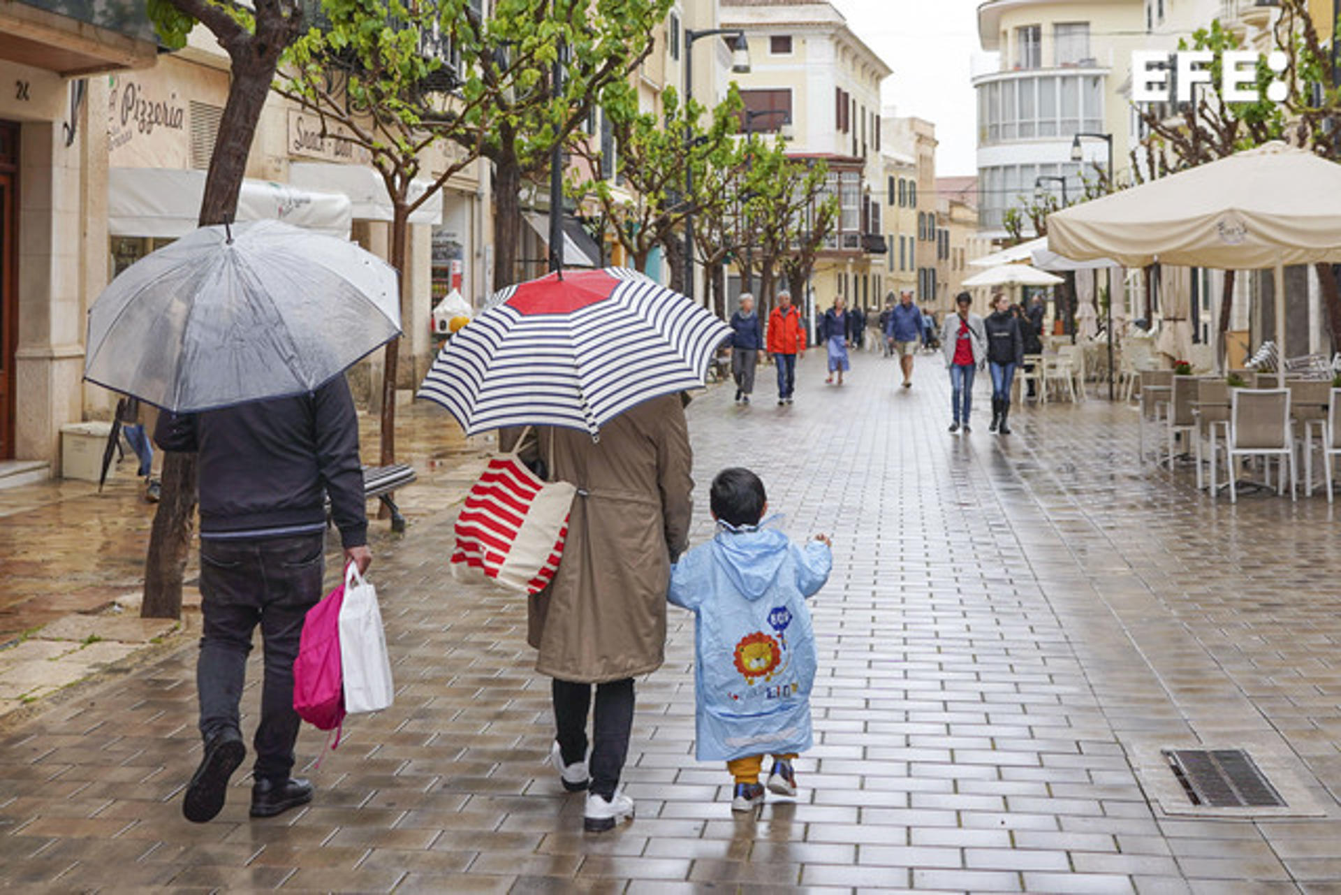 Sigue la inestabilidad, en península, Baleares y Canarias, con precipitaciones y bajada de temperaturas. EFE/David Arquimbau Sintes