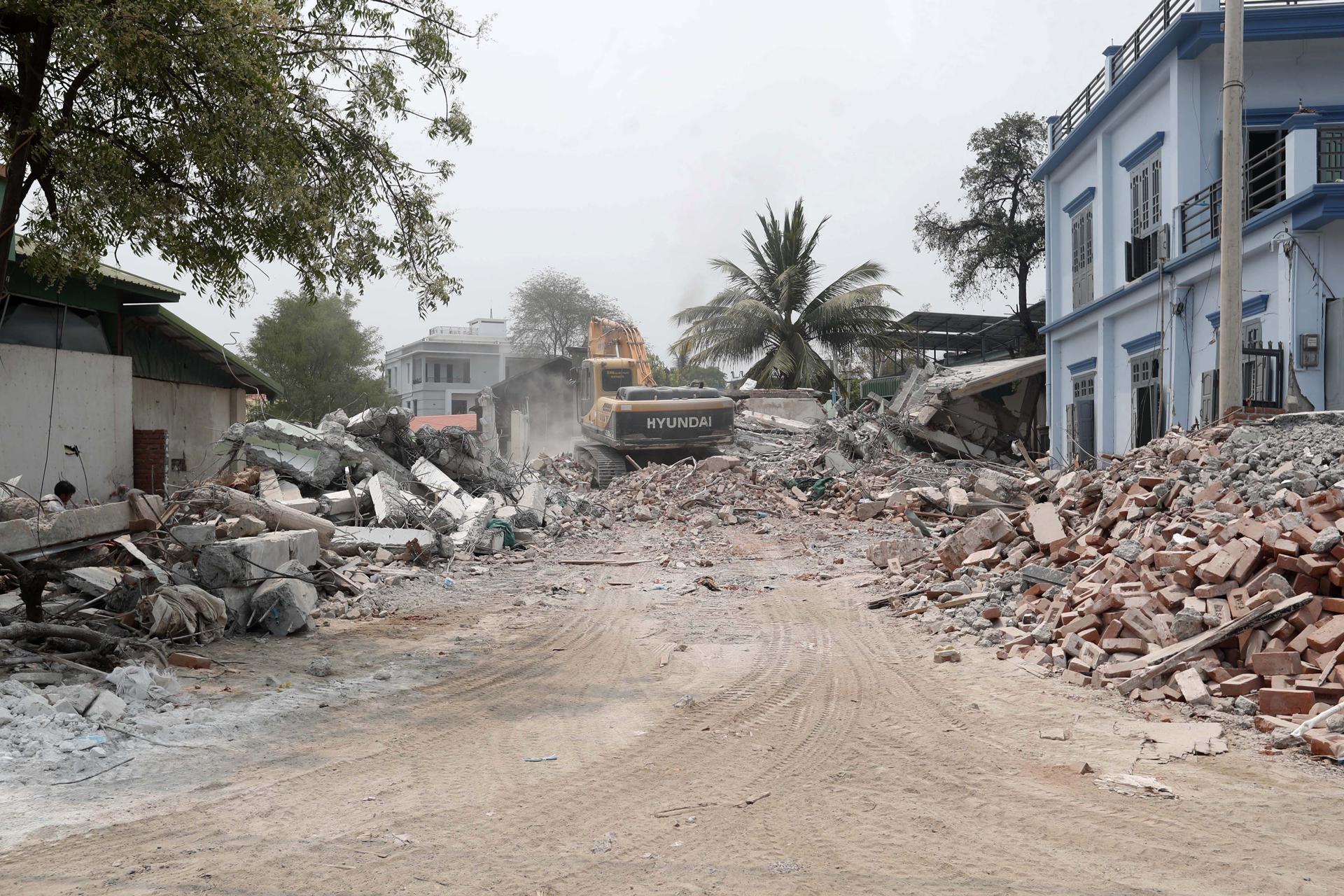 Daños causados por el terremoto del 28 de marzo en Birmania. EFE/EPA/NYEIN CHAN NAING