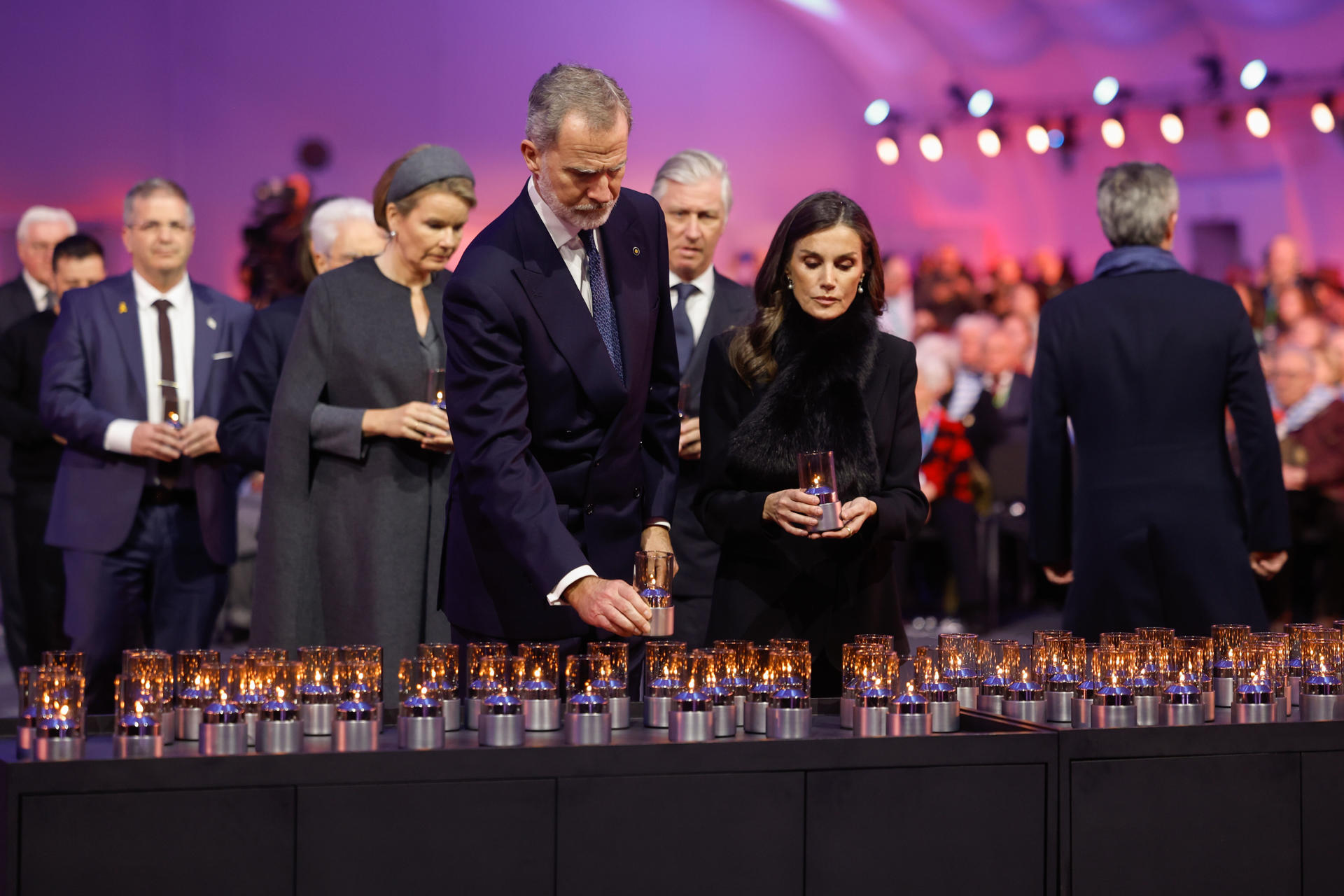 Foto de archivo ( 27/01/2025): los reyes de España participan en el acto de conmemoración del 80 aniversario de la liberación del campo de exterminio nazi de Auschwitz al que asisten cerca de 60 jefes de Estado, de Gobierno, ministros y diplomáticos, en Auschwitz-Birkenau (Polonia). EFE/Juanjo Martín