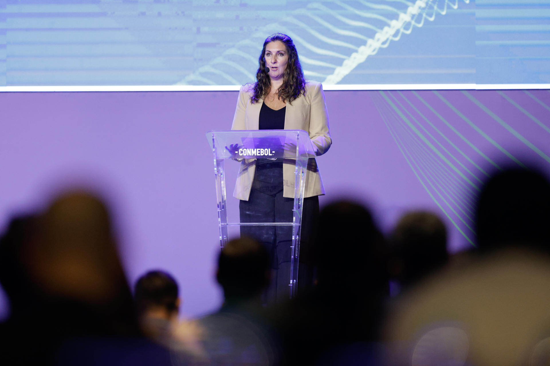 La directora juridica de Conmebol, Monserrat Jiménez, habla durante la inauguración del Primer Seminario Sudamericano TAS. EFE/Juan Pablo Pino
