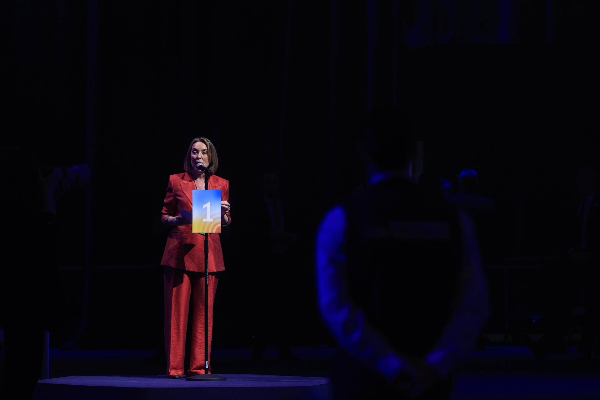 -La diputada popular Cuca Gamarra pronuncia un discurso durante la segunda jornada del congreso del Partido Popular Europeo en Valencia, este miércoles. EFE/ Kai Försteling