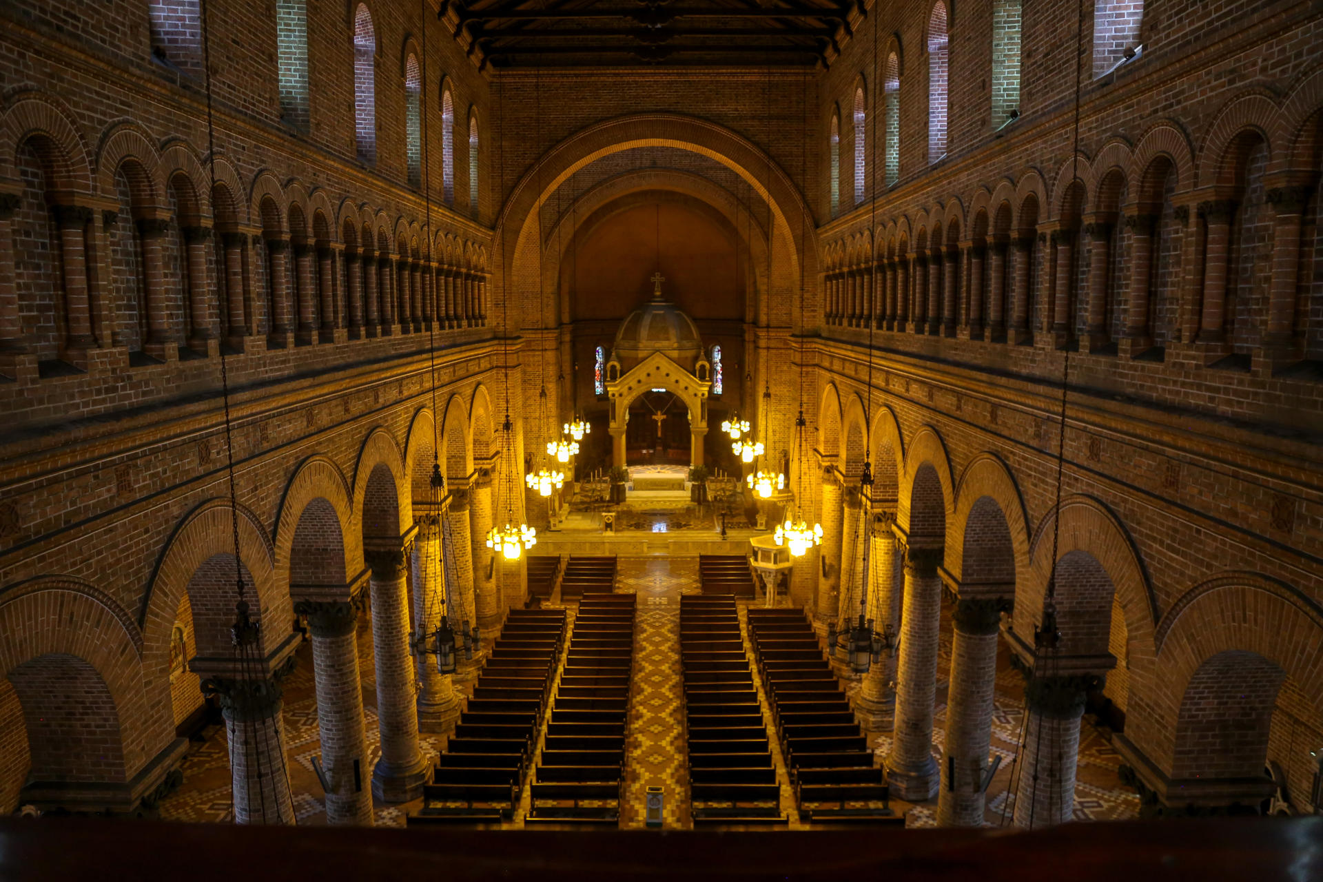 Fotografía cedida por la Secretaría de Turismo y Entretenimiento de Medellín de la catedral metropolitana de Medellín (Colombia). EFE/ Secretaría De Turismo Y Entretenimiento De Medellín / SOLO USO EDITORIAL/SOLO DISPONIBLE PARA ILUSTRAR LA NOTICIA QUE ACOMPAÑA (CRÉDITO OBLIGATORIO)