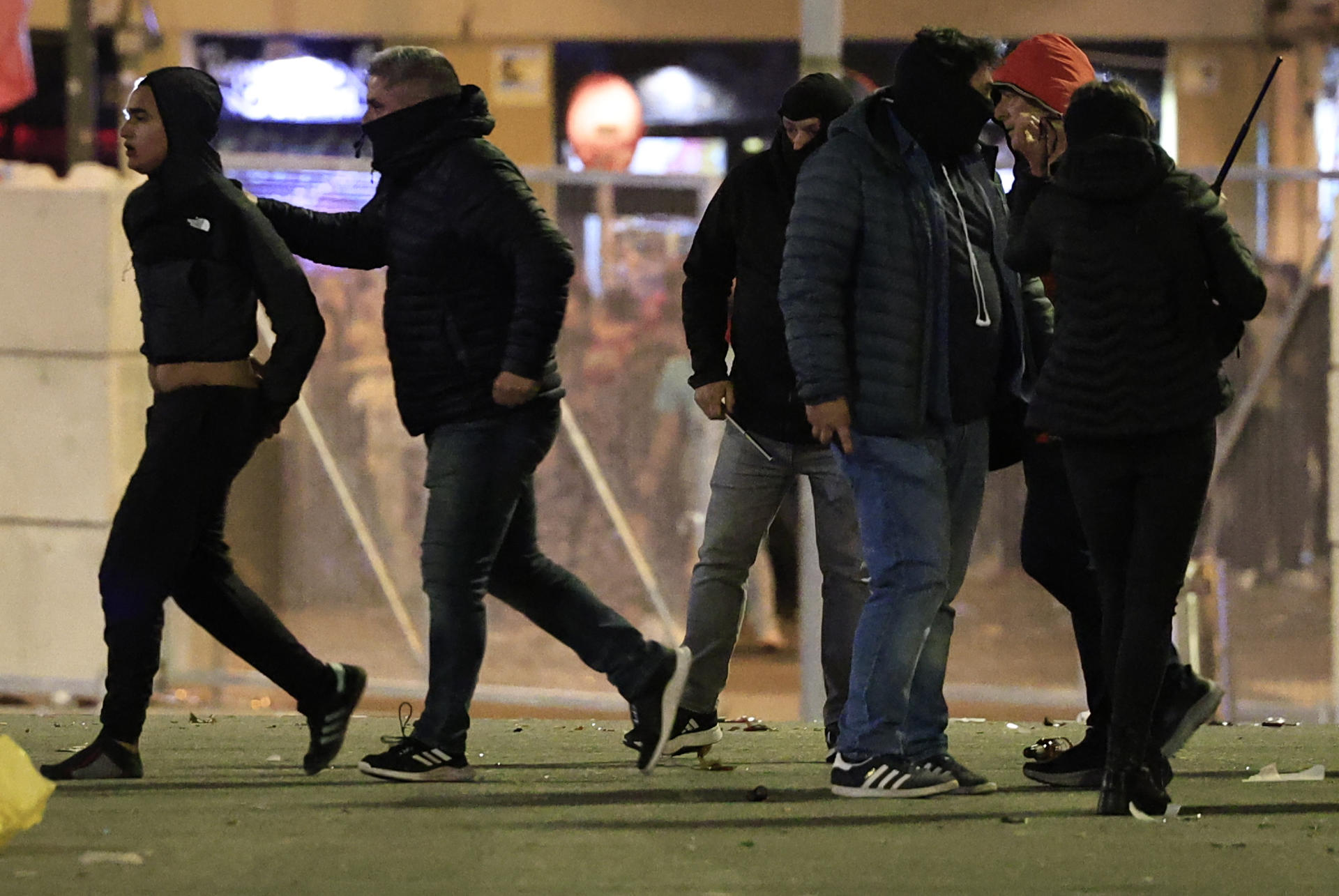 Incidentes en los alrededores del estadio tras el partido de vuelta de los cuartos de final de la Liga Europa que Athletic Club y Glasgow Rangers FC disputaron hoy jueves en San Mamés. EFE/ Miguel Toña