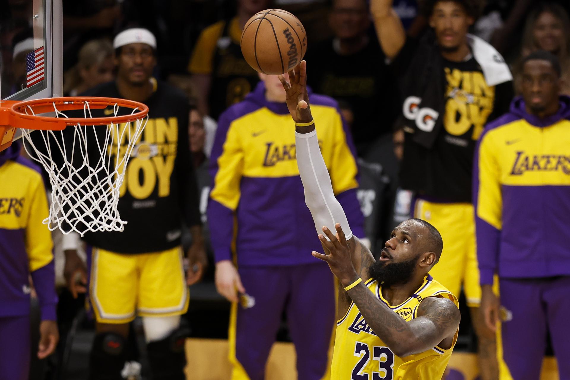 LeBron James durante el partido de este martes. EFE/CAROLINE BREHMAN SHUTTERSTOCK OUT
