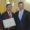 Fotografía cedida por la Presidencia de Colombia que muestra al presidente, Gustavo Petro (i), posando junto al embajador de España en este país, Santiago Jimenez Martín, durante la presentación de credenciales este miércoles en Bogotá. EFE/ Presidencia de Colombia