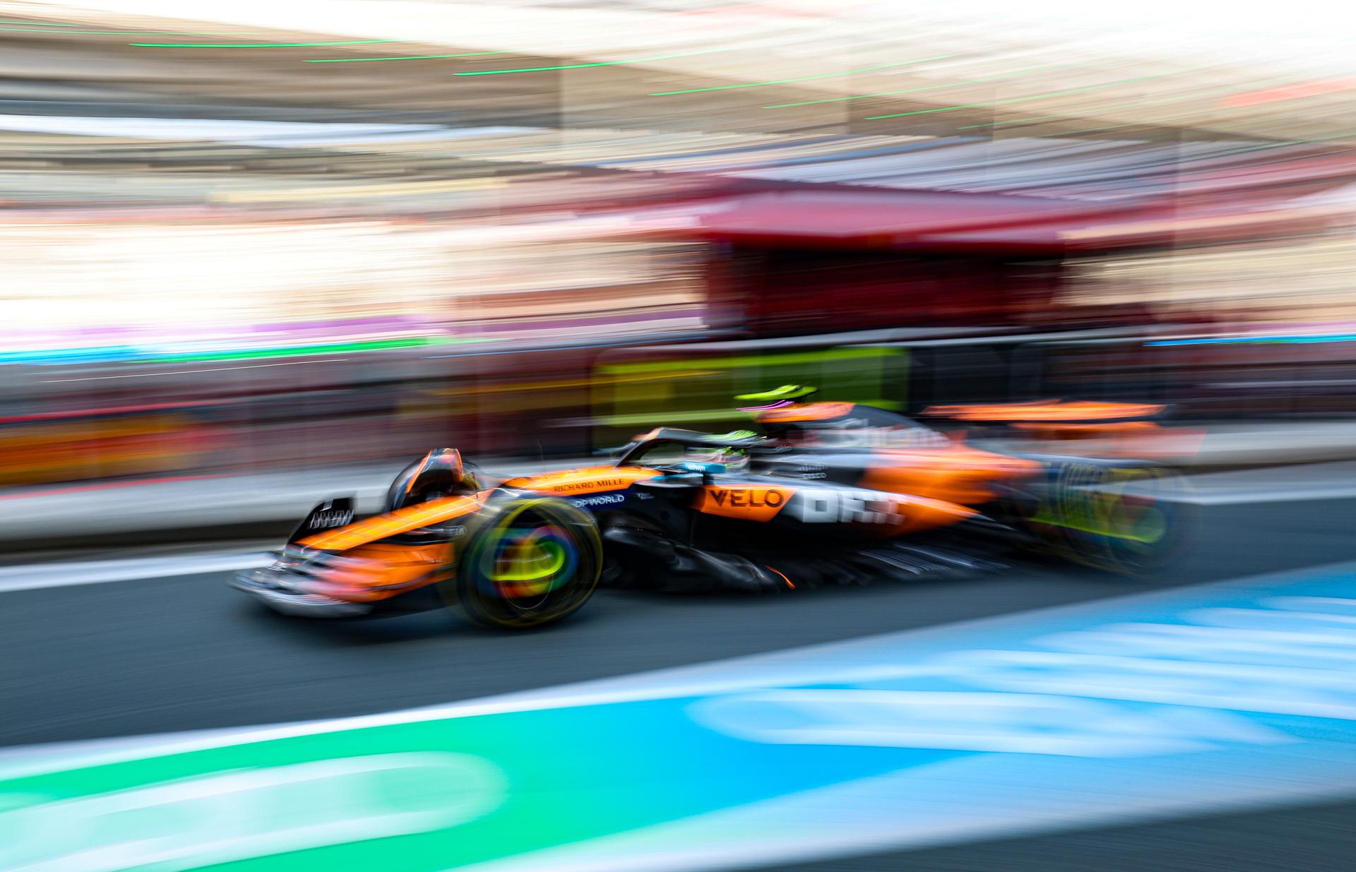 El piloto británico de McLaren Lando Norris durante los entrenamientos libres del GP de Arabia Saudí. EFE/EPA/ALI HAIDER