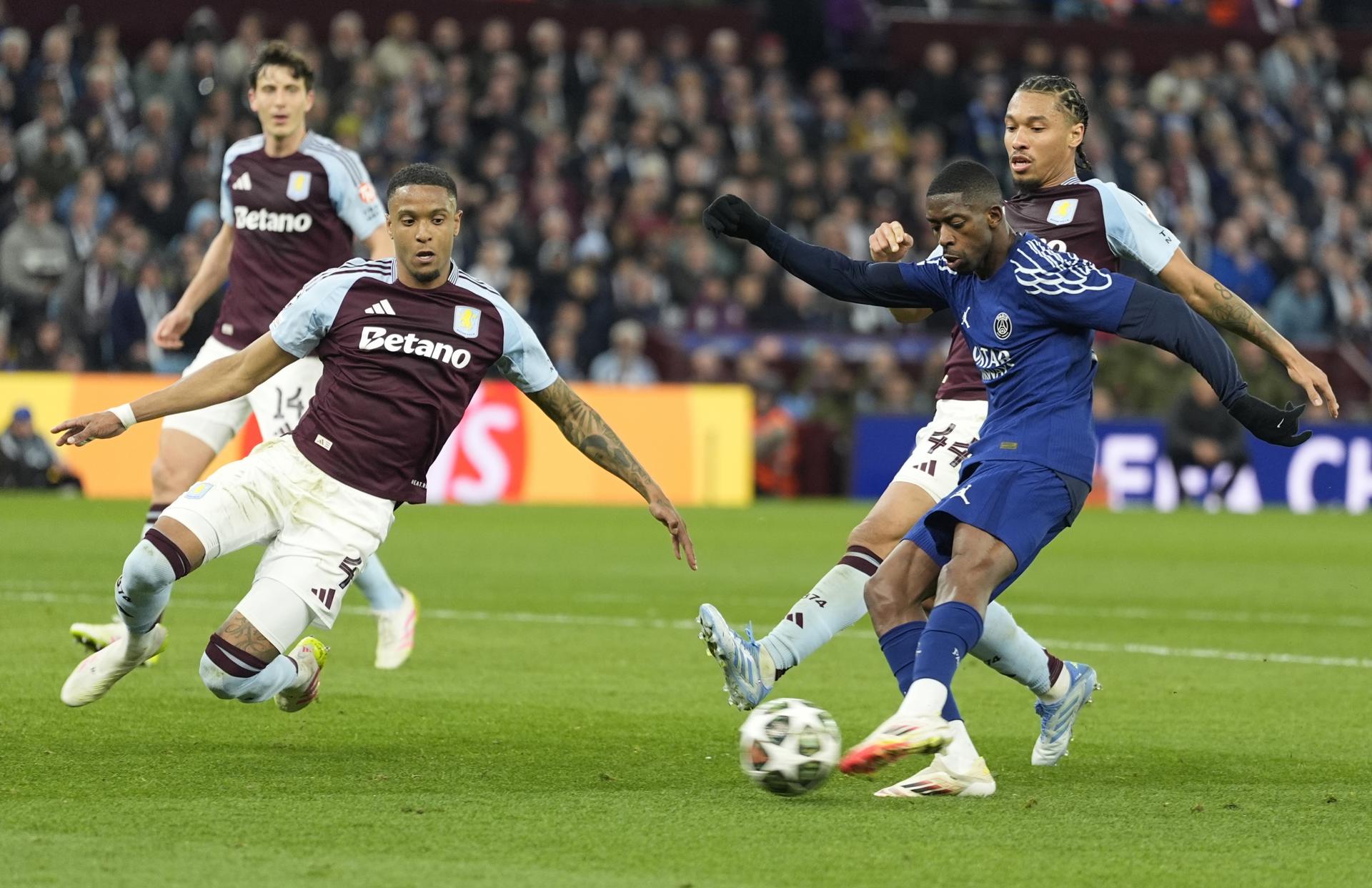 El delantero Ousmane Dembel durante el partido de la UEFA Champions League que han jugado Aston Villa y Paris Saint-Germain, en Birmingham, Reino Unido. EFE/EPA/TIM KEETON