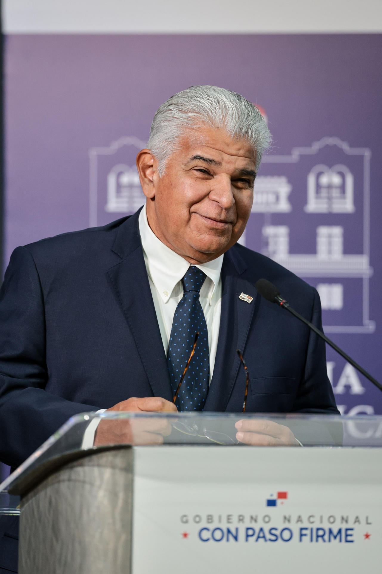 Fotografía cedida por la presidencia de Panamá del presidente de Panamá, José Raúl Mulino, hablando durante una rueda de prensa este jueves, en Ciudad de Panamá (Panamá). EFE/ Presidencia De Panamá