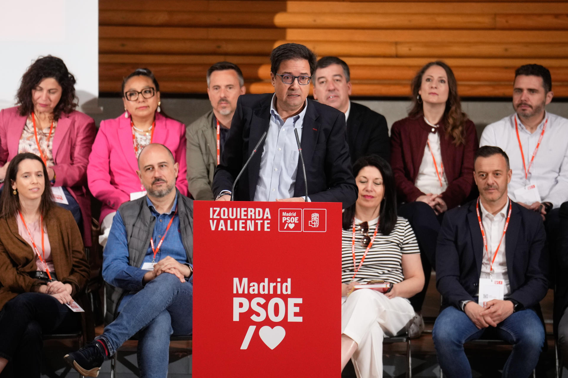 El ministro para la Transformación Digital y secretario general del PSOE-M, Óscar López (c), presenta este domingo su informe político en el Comité Regional del PSOE de Madrid, donde también se presentará el Plan de Trabajo de la Comisión Ejecutiva Regional. EFE/ Borja Sanchez-Trillo