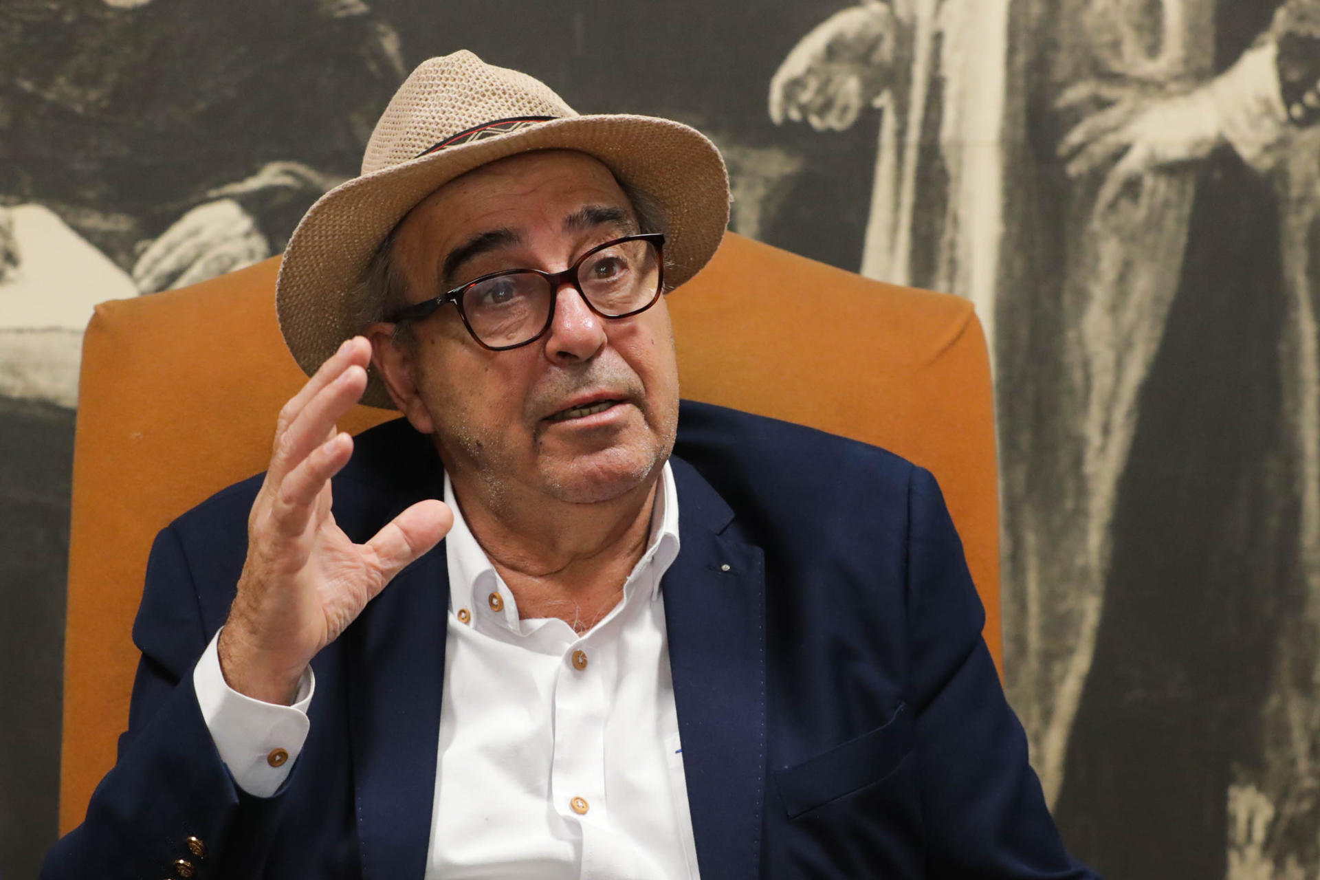 Fotografía del 28 de marzo de 2025 del ministro de Ganadería, Agricultura y Pesca de Uruguay, Alfredo Fratti, hablando durante una entrevista con EFE en Montevideo (Uruguay). EFE/ Alejandro Prieto