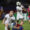 El centrocampista del Barcelona Frenkie de Jong (d) disputa un balón ante el delantero argentino del Inter Lautaro Martínez durante el encuentro correspondiente a la ida de las semifinales de la Liga de Campeones que disputan FC Barcelona e Inter en el estadio Olímpico Lluis Company, en Barcelona. EFE / Alberto Estevez.