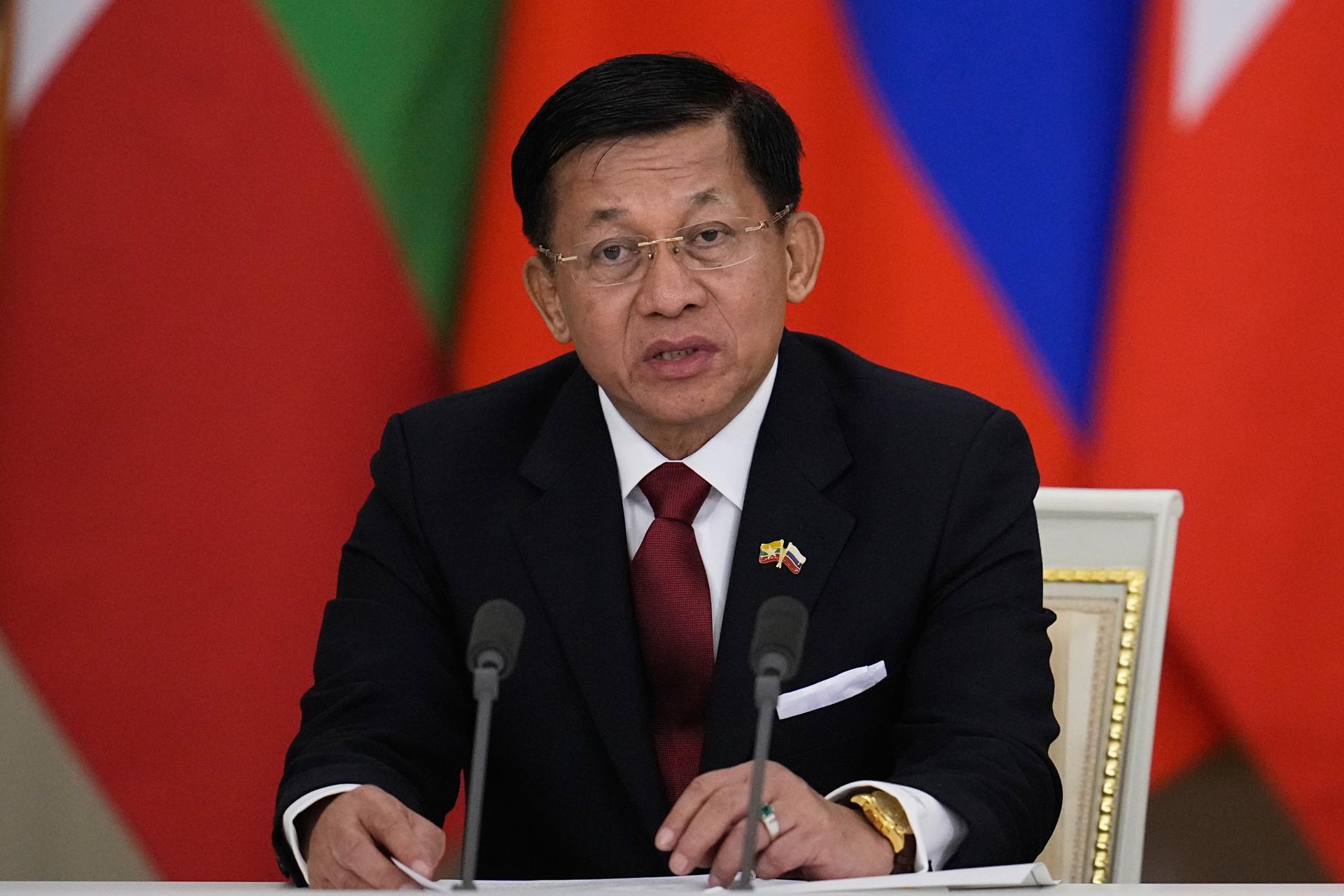 Fotografía de archivo del líder de la junta militar de Birmania, Min Aung Hlaing.
EFE/EPA/PAVEL BEDNYAKOV /AP POOL / POOL