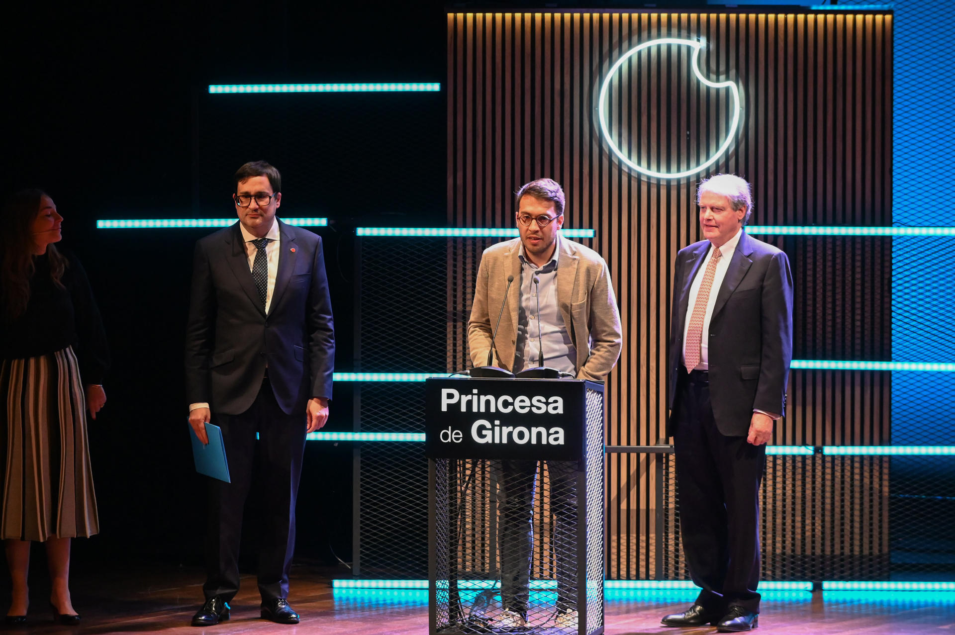 Andreu Dotti interviene tras ganar el Premio Princesa de Girona CreaEmpresa 2025, un acto celebrado este viernes en León. EFE/ J. Casares