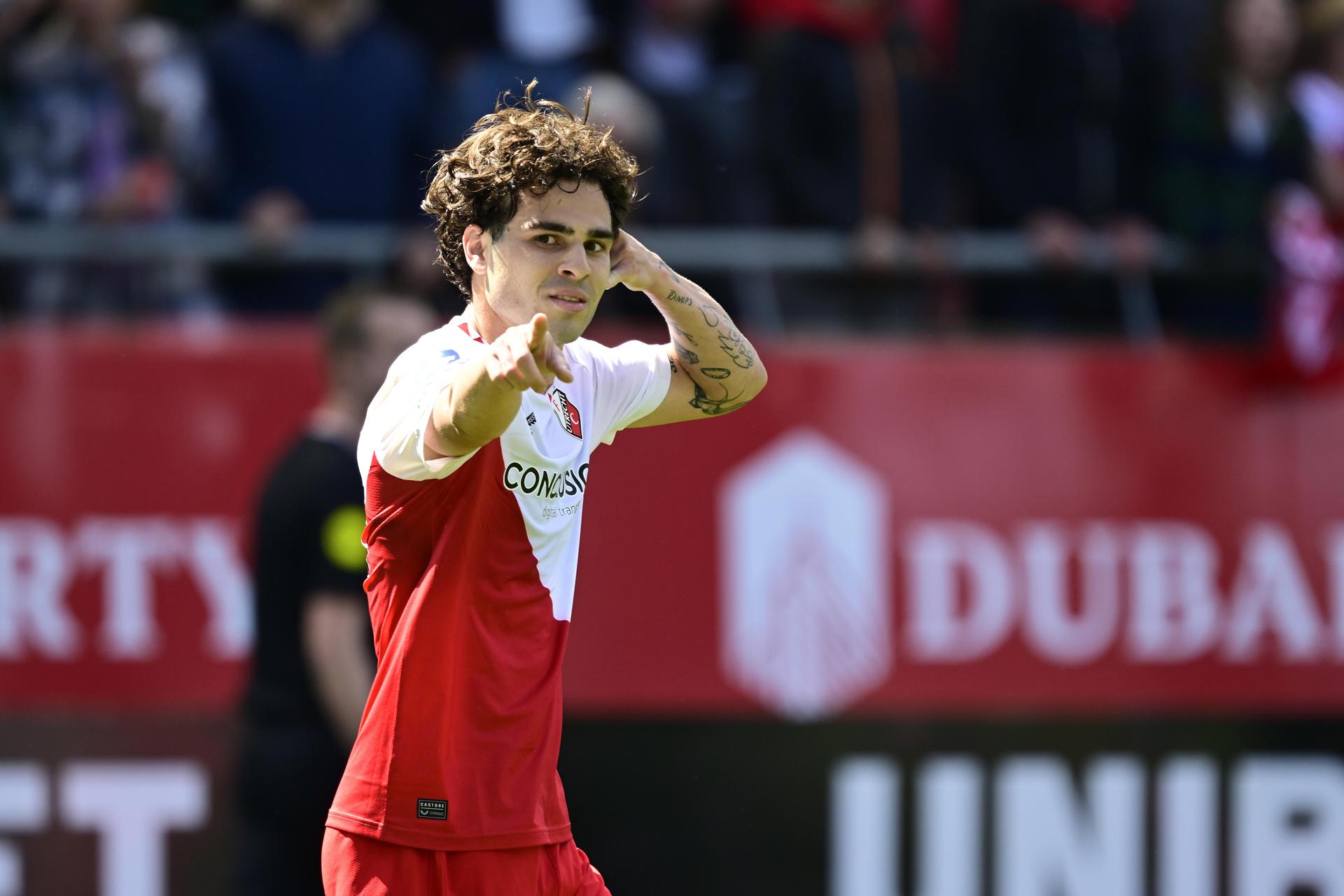 El español Miguel Rodríguez, del Utrecht, celebra un gol en Países Bajos. EFE/EPA/OLAF KRAAK