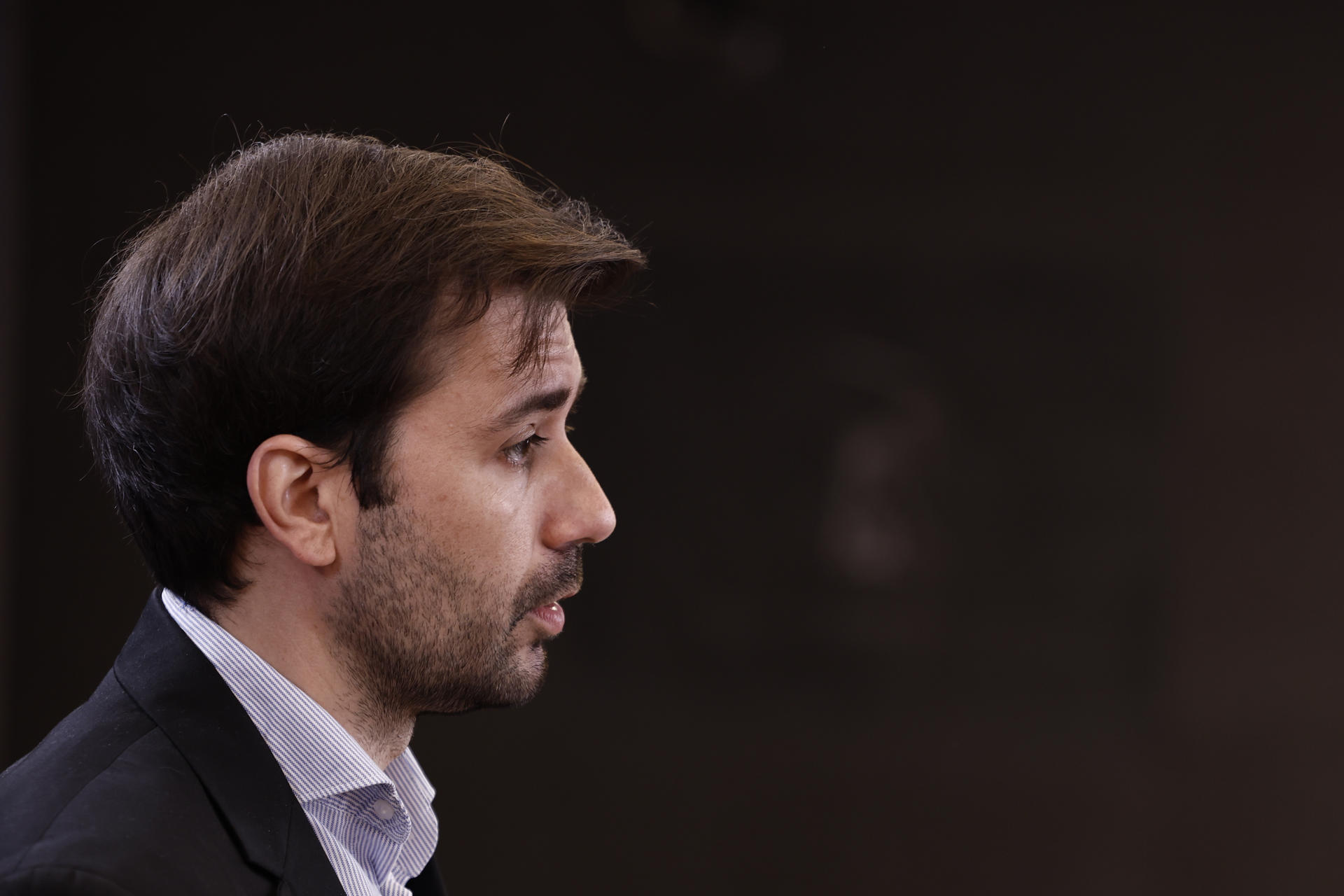 El diputado y portavoz adjunto de Podemos Javier Sánchez, este martes durante una rueda de prensa en el Congreso de los Diputados.-EFE/ Sergio Perez