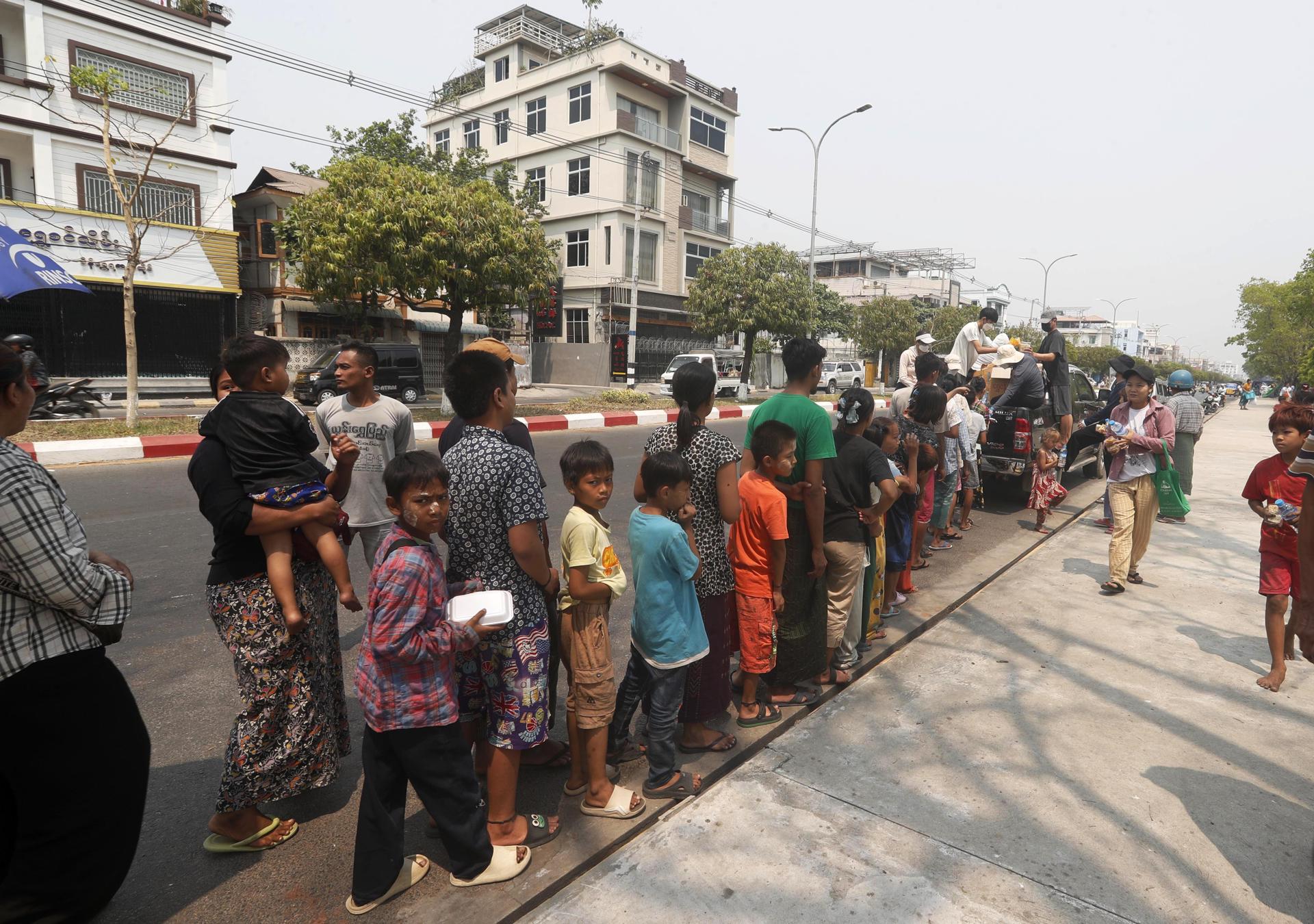 EFE/EPA/NYEIN CHAN NAING