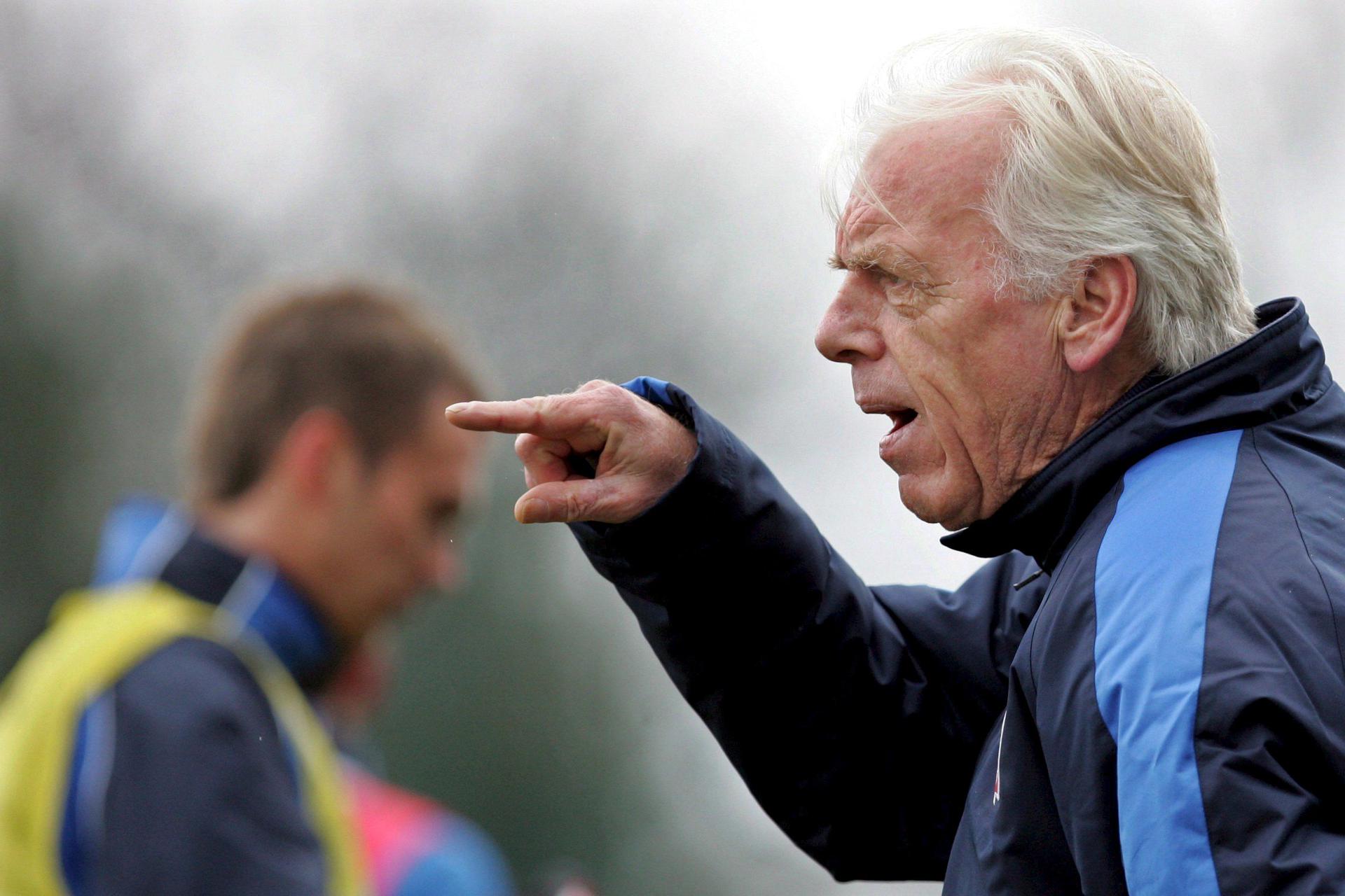 Foto de archivo tomada el 24/3/2009 del que fuera entrenador de la selección polaca de fútbol, el holandés Leo Beenhakker, fallecido hoy a los 82 años. EFE/Archivo/Adam Ciereszko
[PROHIBIDO SU USO EN POLONIA]
