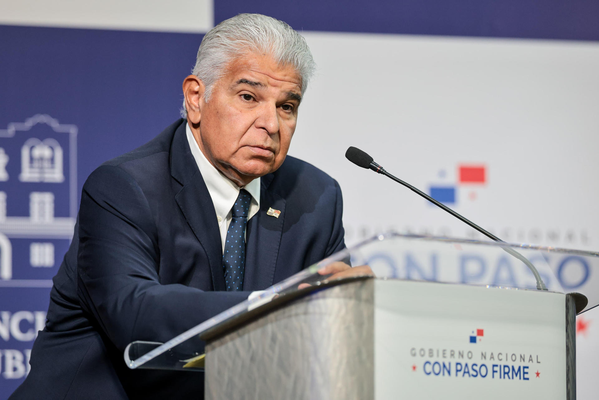 Fotografía cedida del presidente de Panamá, José Raúl Mulino, hablando durante una rueda de prensa este 24 de abril de 2025, en Ciudad de Panamá (Panamá). EFE/ Presidencia De Panamá
