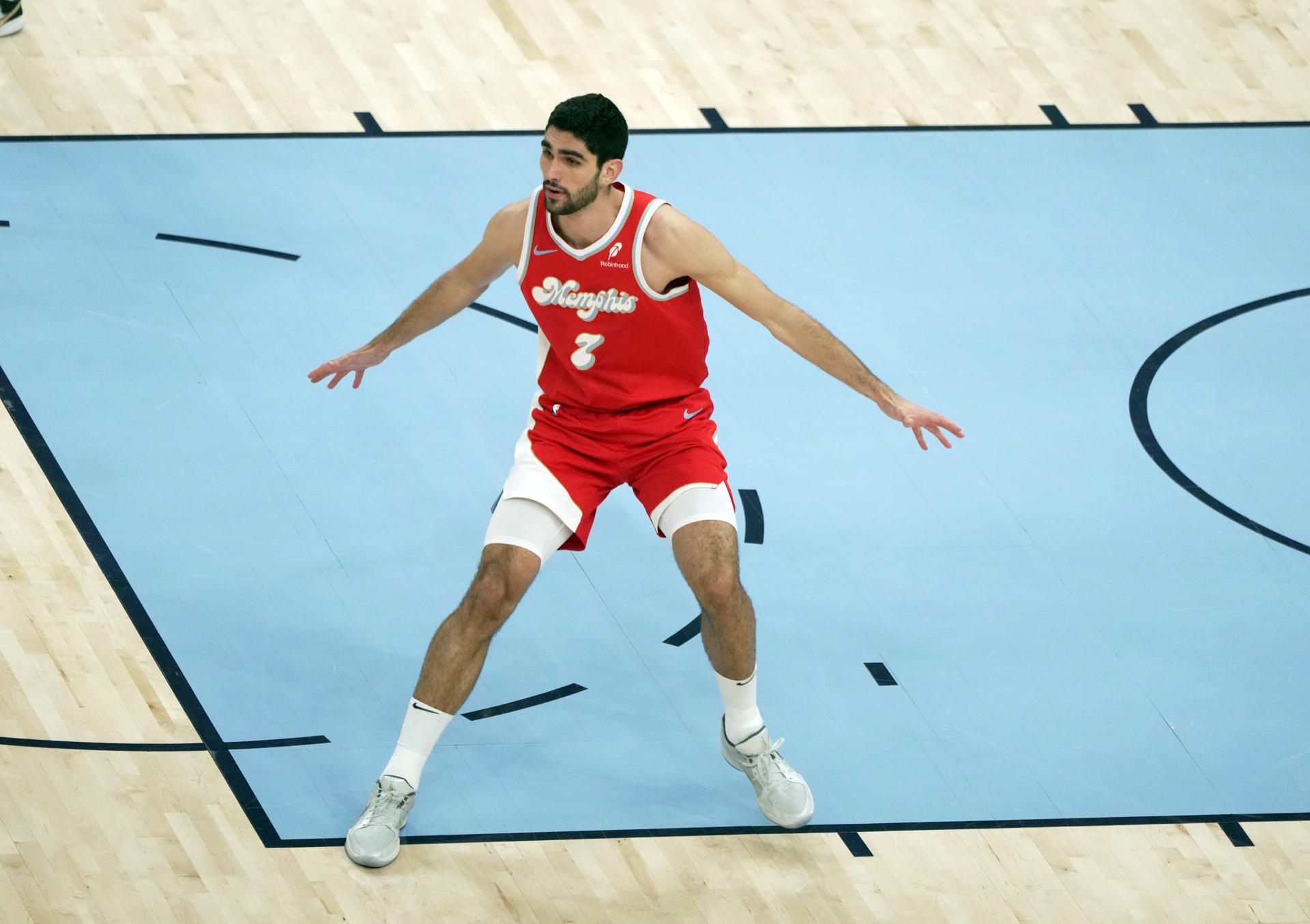 El español Santi Aldama cerró este sábado su cuarta temporada en la NBA sin poder impedir la eliminación de Memphis, pero con sus mejores números desde su arribo. EFE/ Karen Pulfer Focht