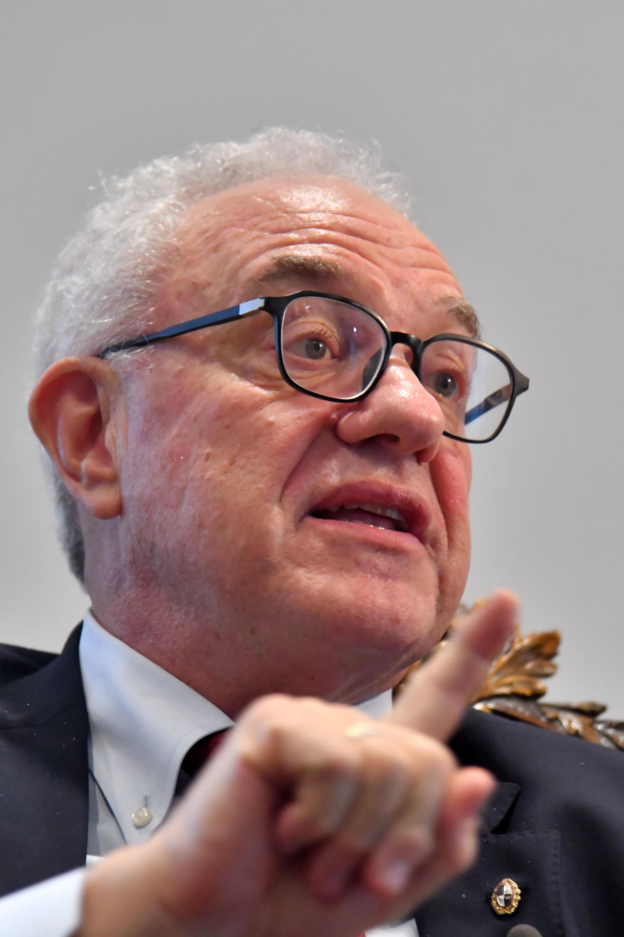 El ministro de Relaciones Exteriores de Uruguay, Mario Lubetkin, habla este viernes, durante una entrevista con EFE en Buenos Aires (Argentina). EFE/ Enrique García Medina