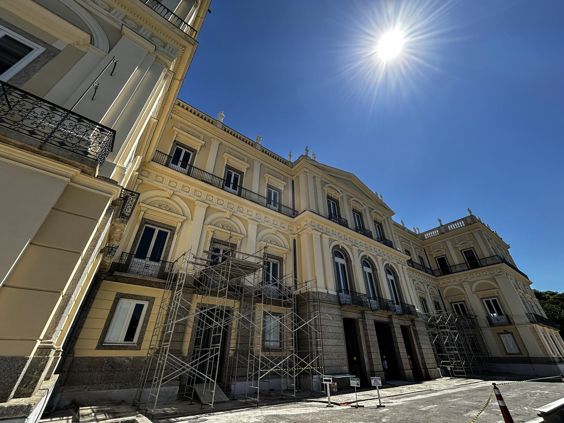 Fotografía de la fachada del Museo Nacional este miércoles en Río de Janeiro (Brasil). EFE/ Antonio Lacerda
