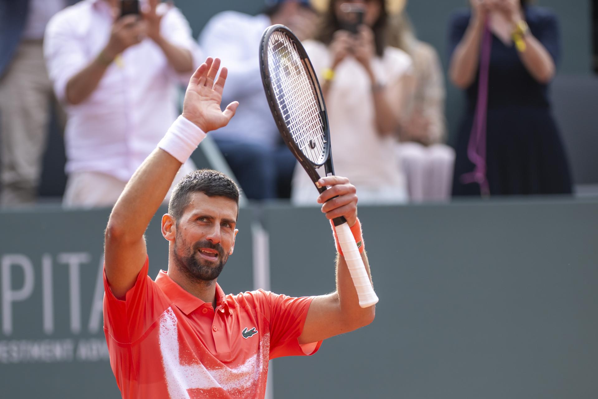 El serbio Novak Djokovic ante el polaco Hubert Hurkacz, en el torneo de Ginebra EFE/EPA/MARTIAL TREZZINI
