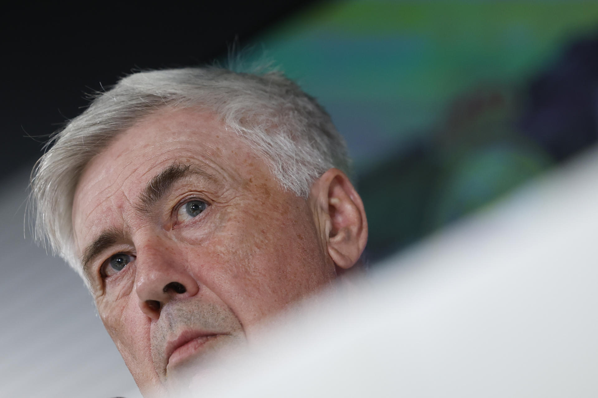 El entrenador del Real Madrid, Carlo Ancelotti, ofrece una rueda de prensa después del entrenamiento del equipo en la Ciudad Deportiva del Real Madrid en Valdebebas. EFE/Mariscal