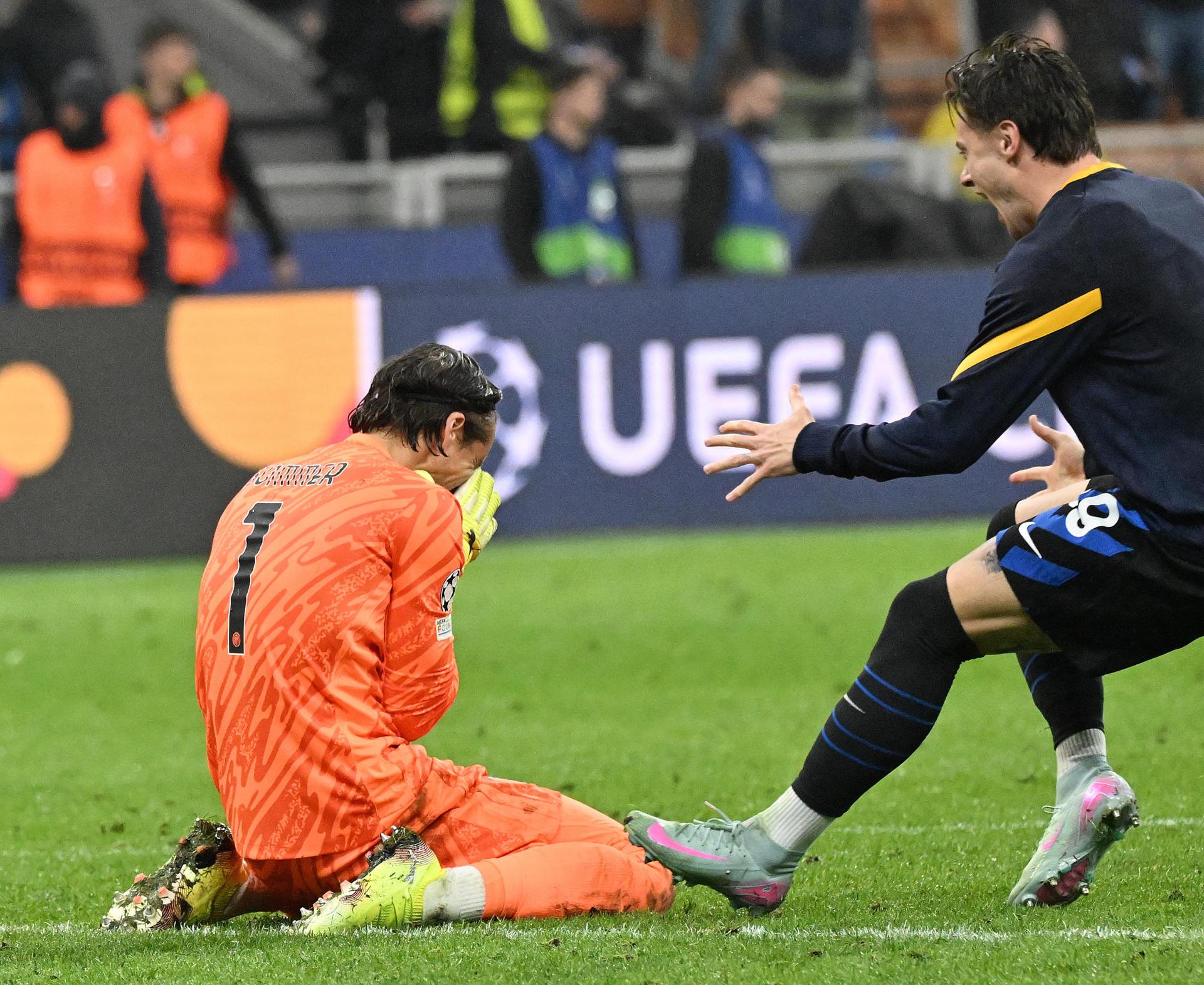 El portero del Yann Sommer (I) durante el partido de vuelta de semifinales de la UEFA Champions League entre Inter Milan y FC Barcelona, en Milan, Italia.EFE/EPA/DANIEL DAL ZENNARO