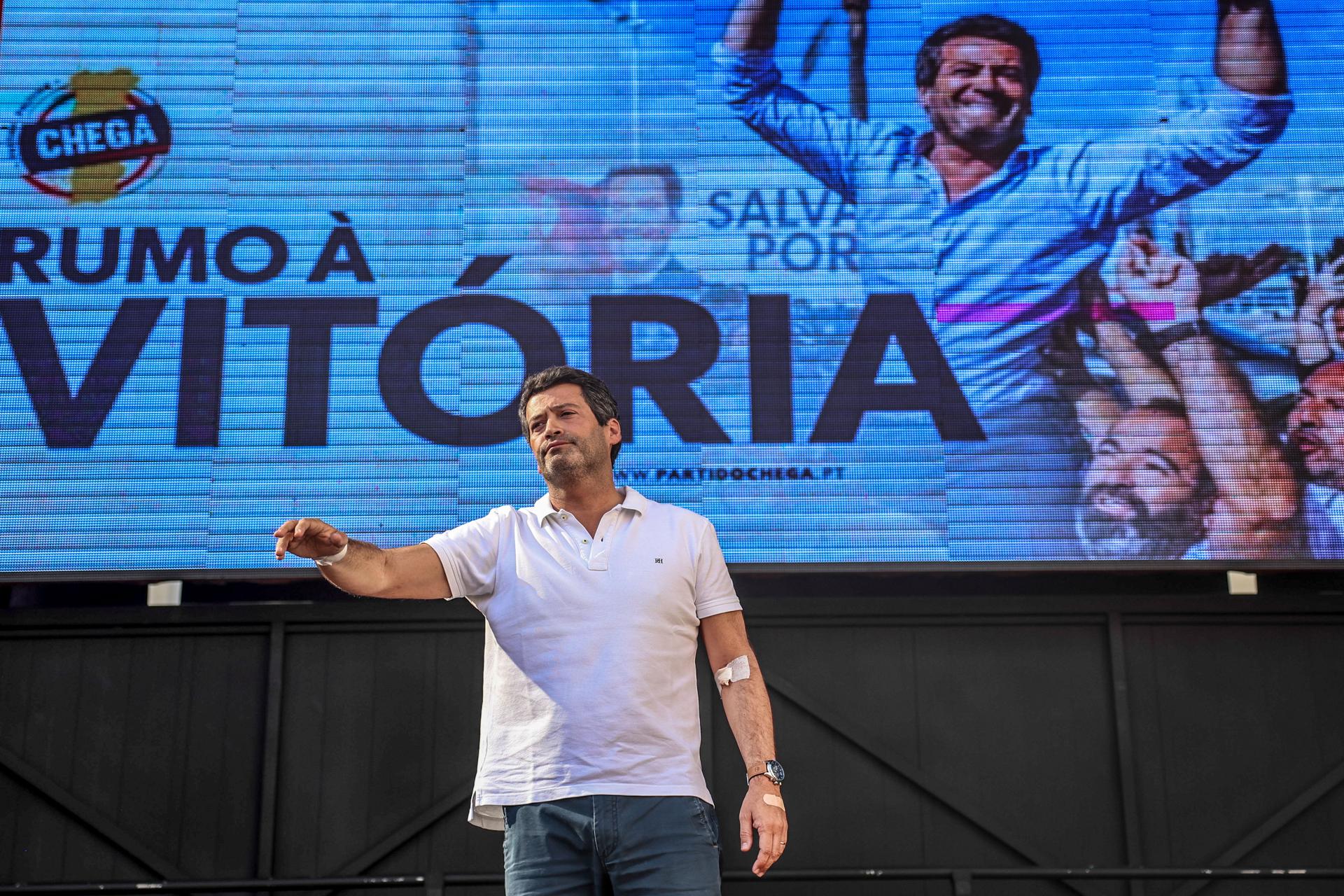 El líder del partido de extrema derecha Chega de Portugal, Andre Ventura, durante un acto de campaña en Lisboa, Portugal, 16 de mayo de 2025. Portugal celebrará elecciones legislativas anticipadas el 18 de mayo de 2025. (Elecciones, Lisboa) EFE/EPA/ANTONIO COTRIM
```