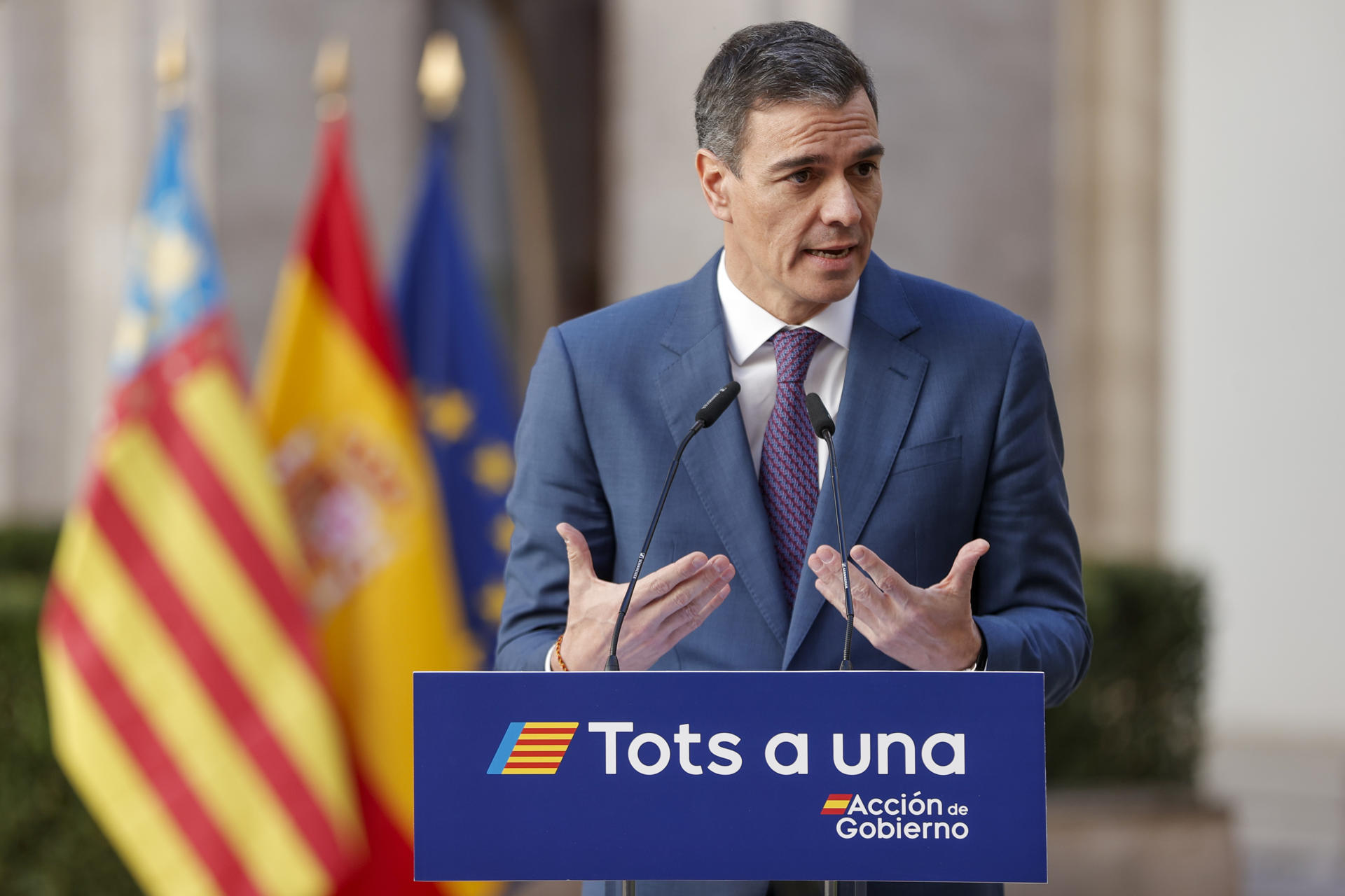 Imagen de archivo del presidente del Gobierno, Pedro Sánchez, durante su comparecencia tras la reunión interministerial sobre la dana del pasado 23 de enero en la sede de la Delegación del Gobierno en València. EFE/Manuel Bruque