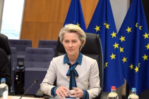 Fotografía de archivo de la presidenta de la Comisión Europea, Ursula von der Leyen. EFE/EPA/NICOLAS TUCAT / POOL